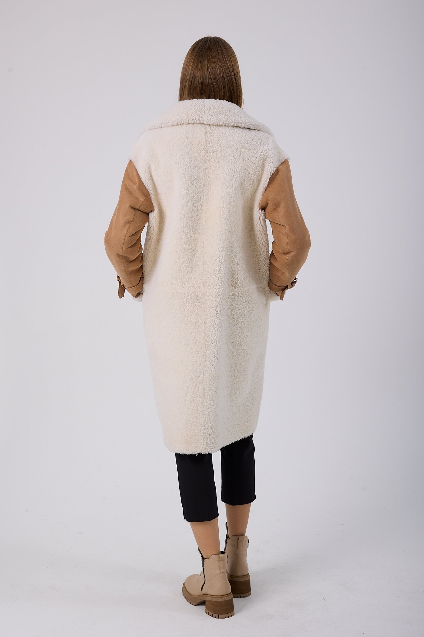 Vicuna Women's Lamb Fur Coat