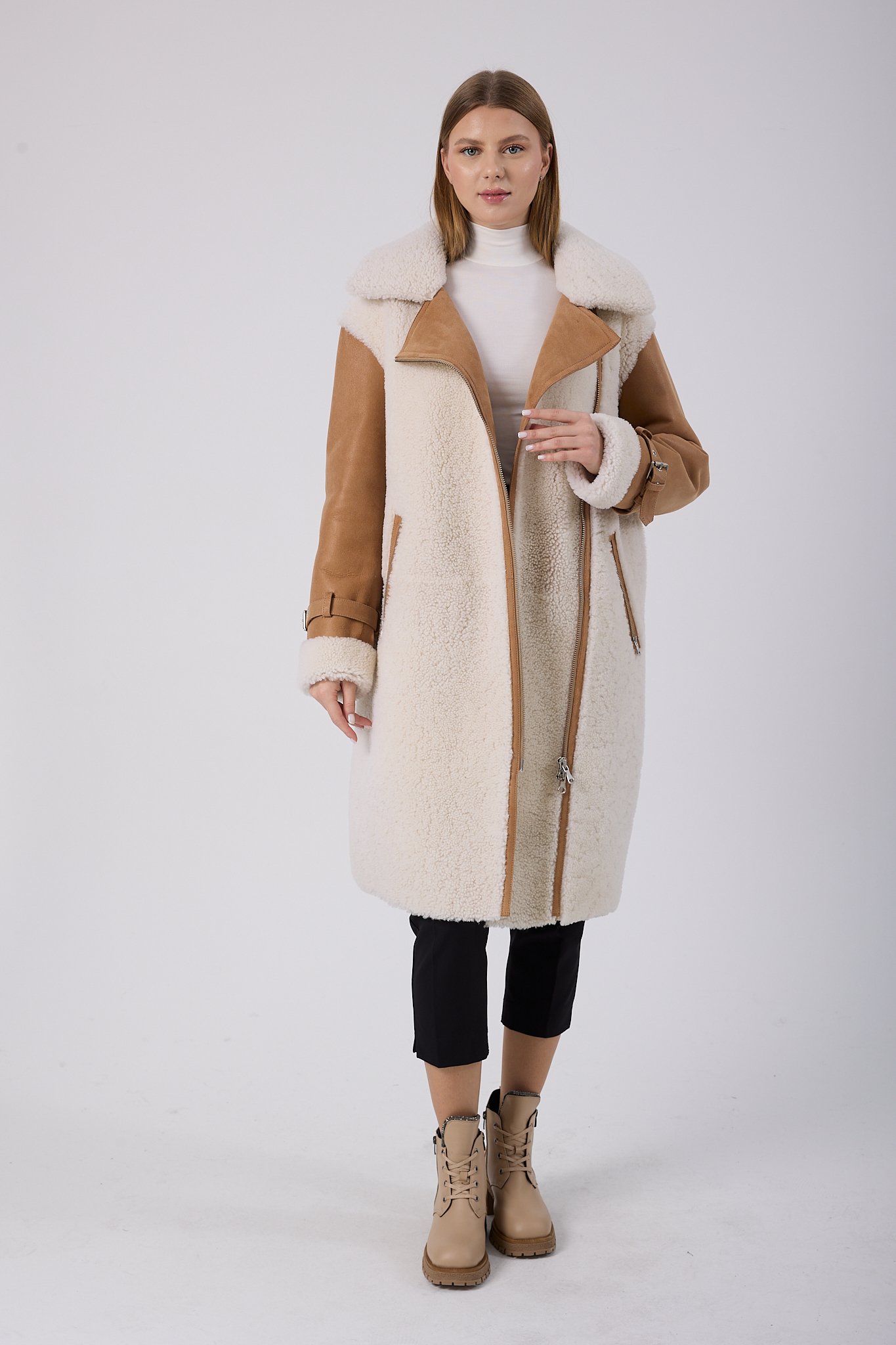 Vicuna Women's Lamb Fur Coat