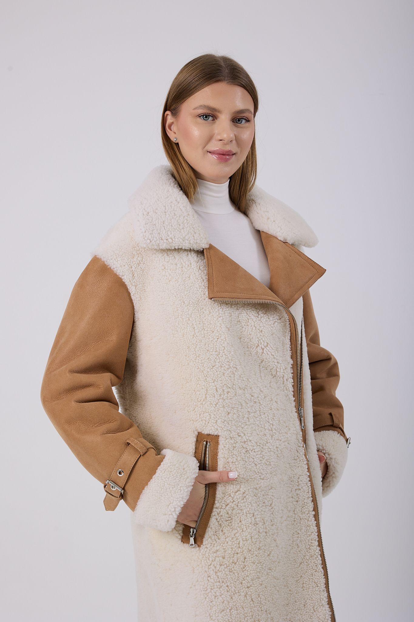 Vicuna Women's Lamb Fur Coat