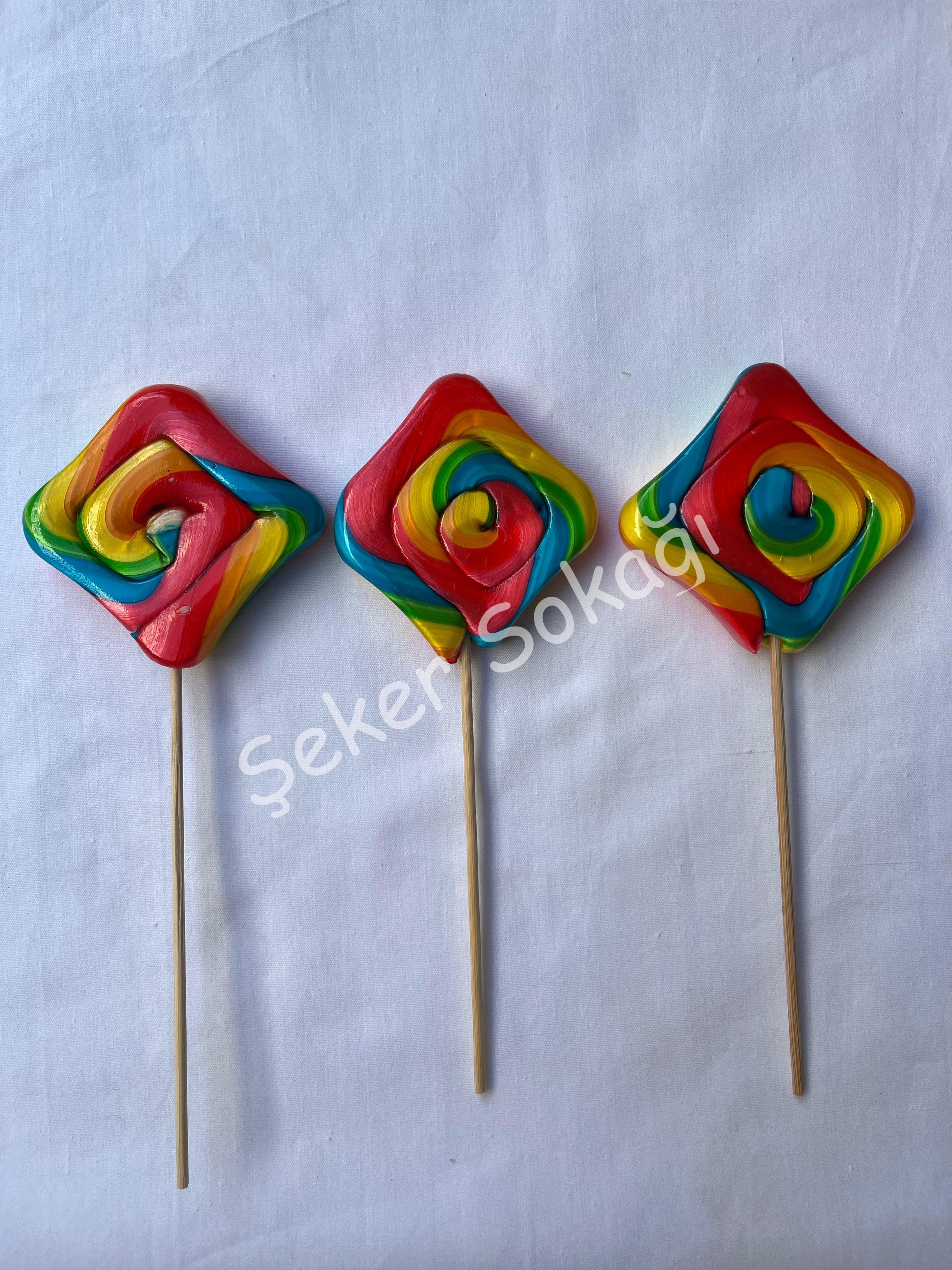 30gr Gökkuşağı Karo Lolipop 12 Adet
