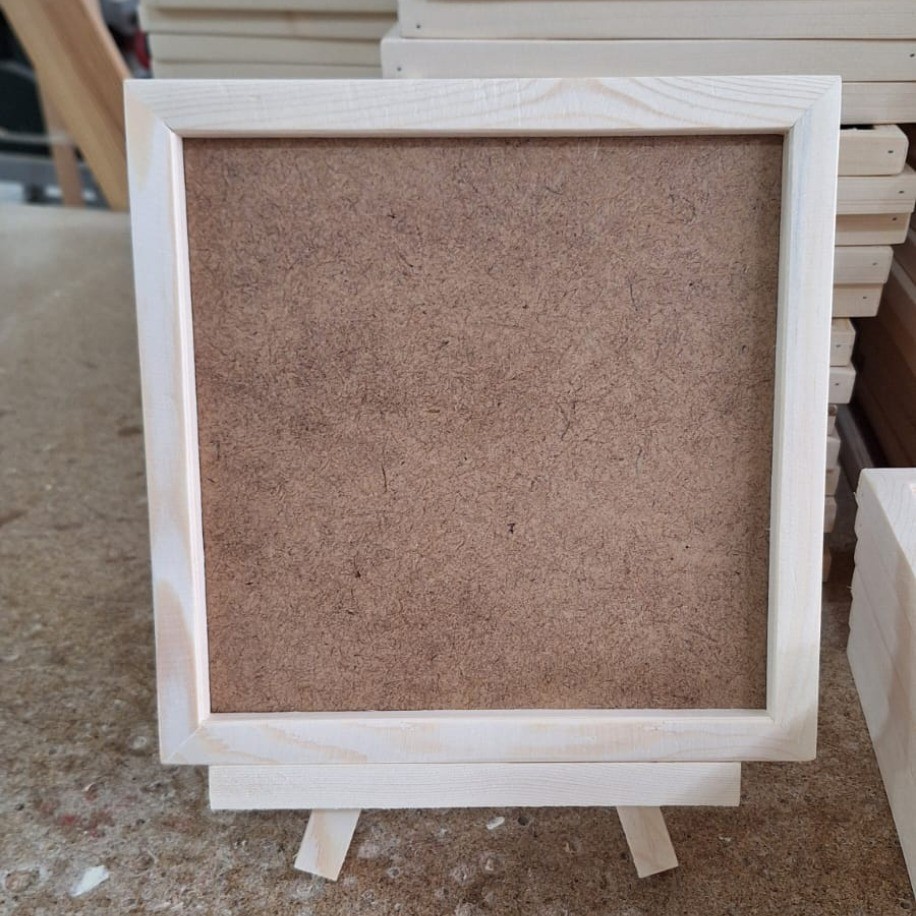 Mrt Ahşap Ayaklı Şovaleli Çerçeve 25x25 cm