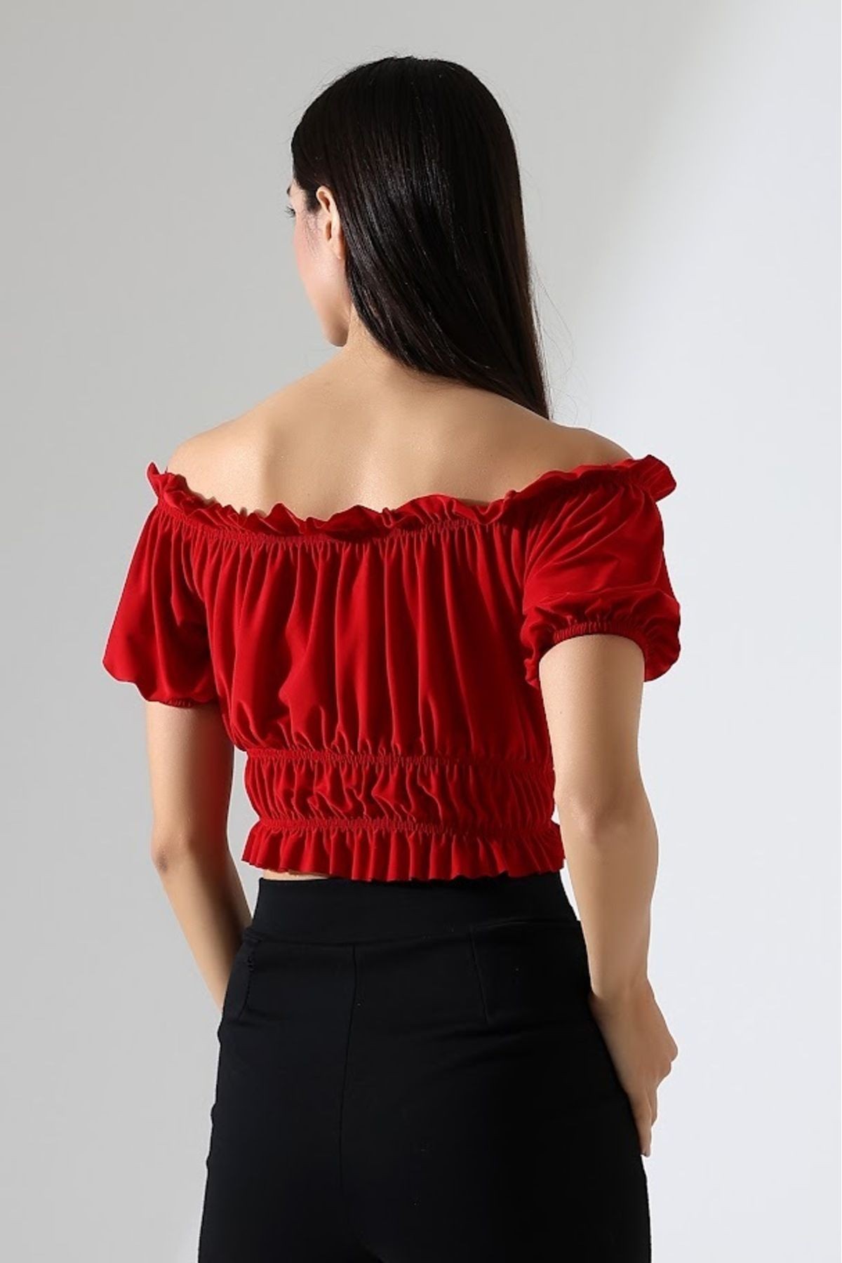 Kırmızı Omzu Açık Kısa Kollu Crop