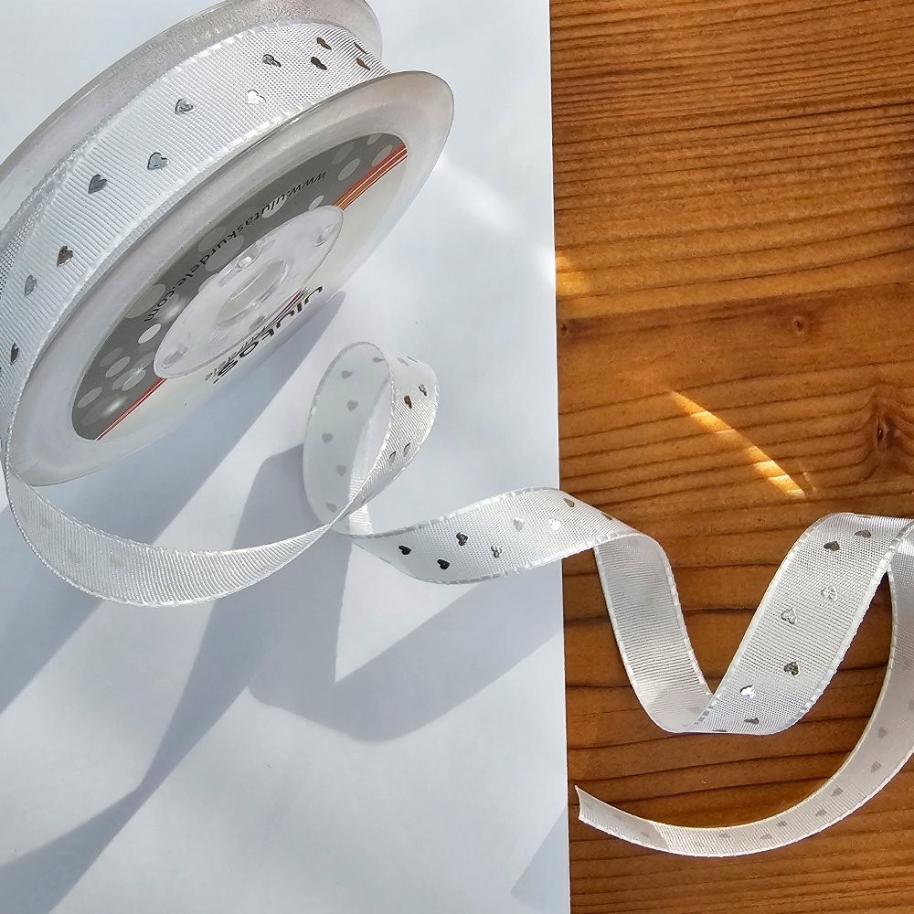 Tafta Varak Kalp Baskılı 15 mm Kurdele Beyaz Gümüş 20 Metre
