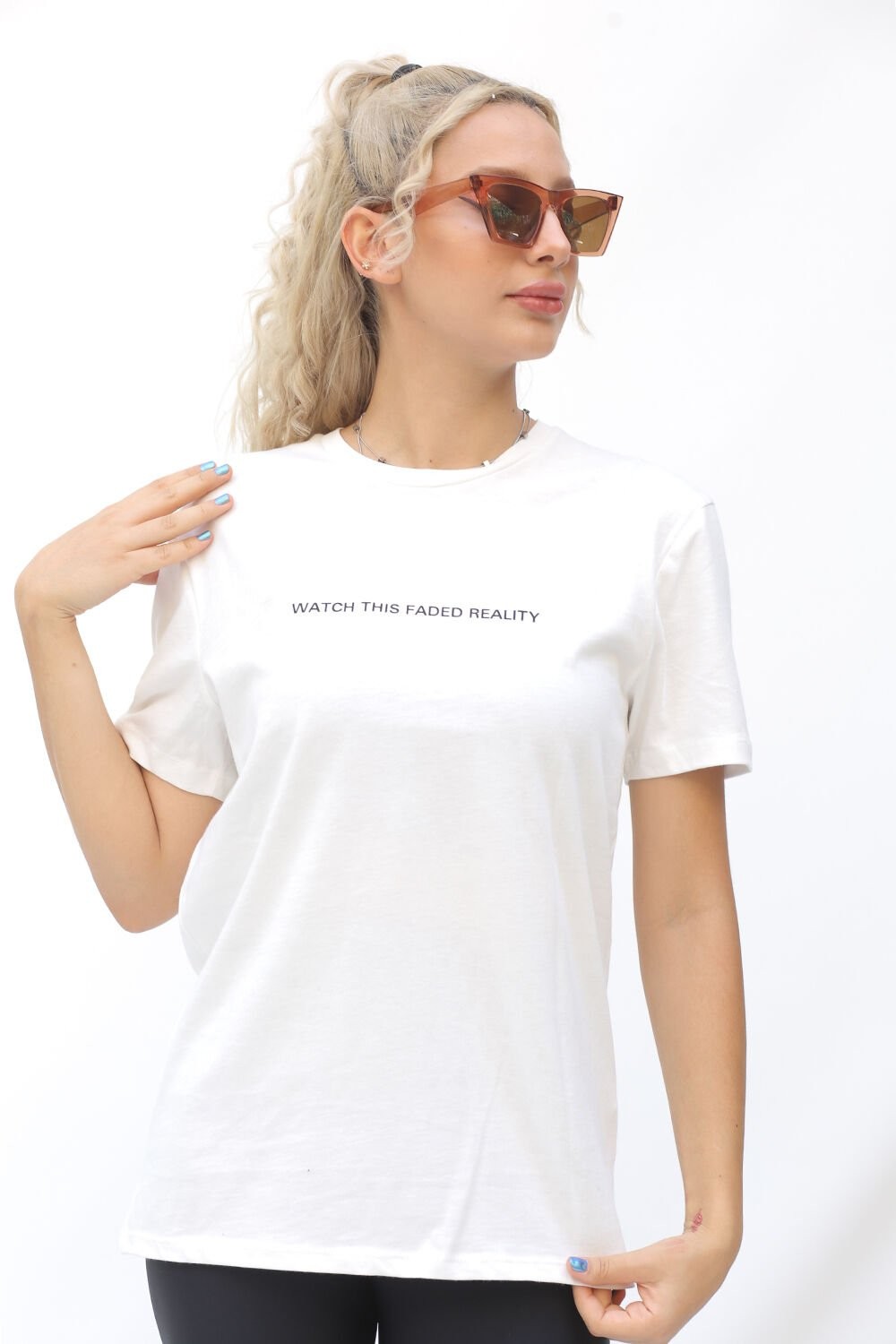 Zara Markalı Arkası Love Baskı Fiğürlü %100 Pamuk  Beyaz Renk Kadın Tshirt M049