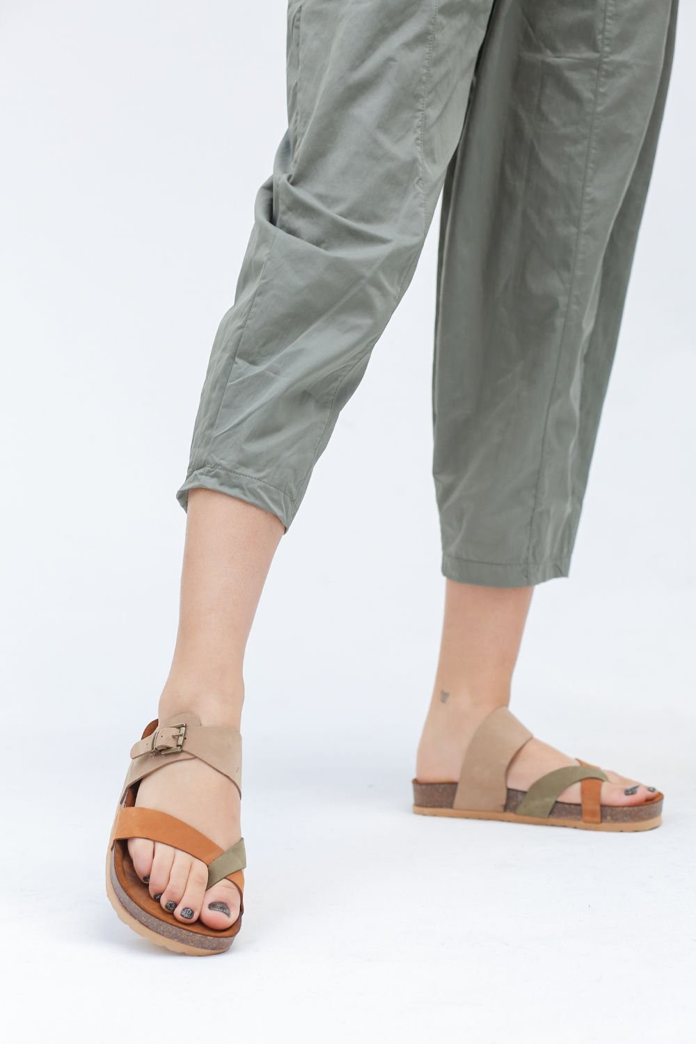 Nellsi Hakiki Deri Birkenstock Modeli Bej-Taba-Haki Renk Kadın Terlik M046