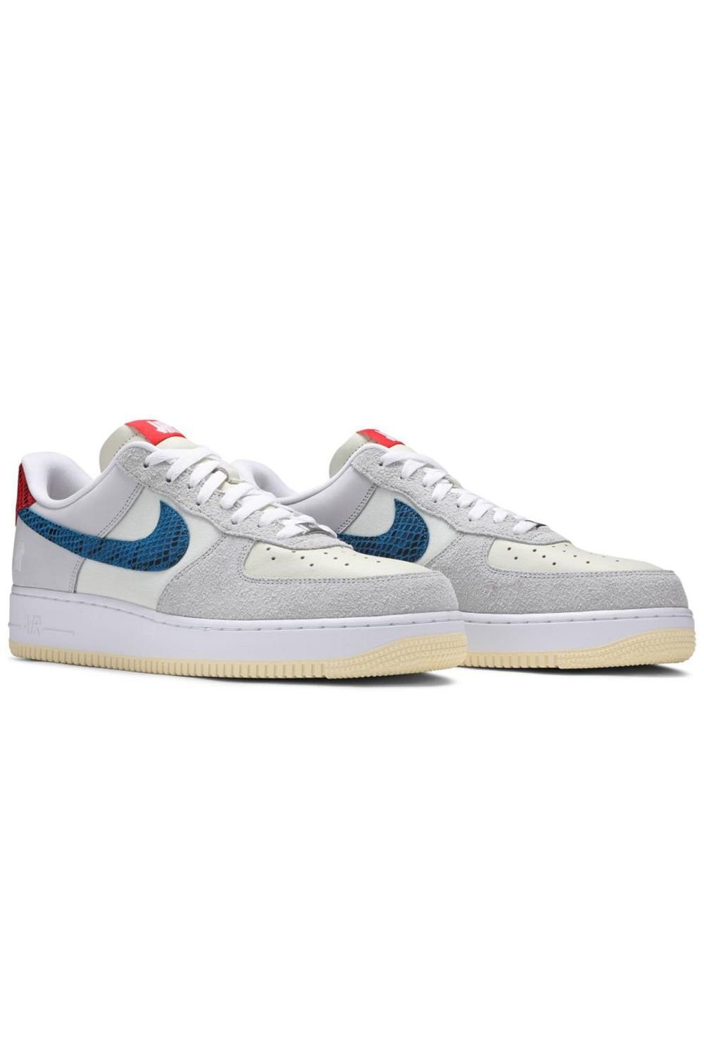 Nike x Undefeated Air Force 1 Low ''5 On It'' Sneakers N251