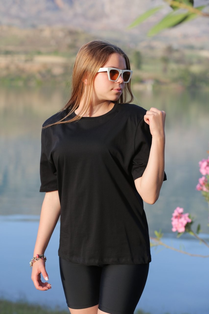 Omuz Vatka Detaylı Siyah Renk T-shirt Q001