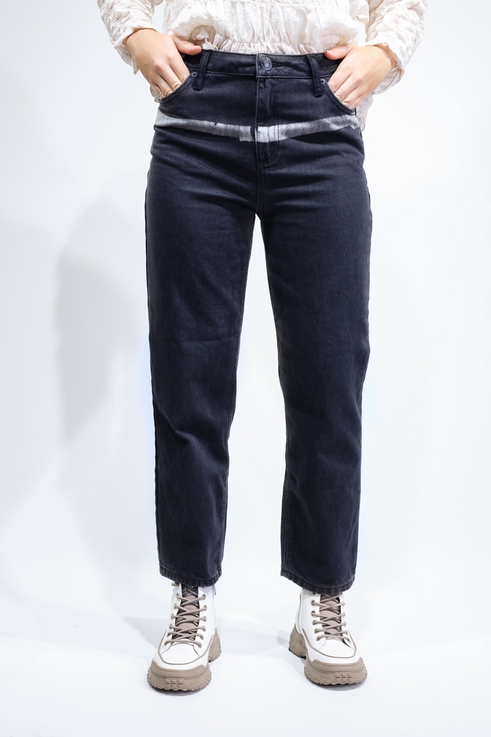 Orjinal Marka Havuç Kesim Kadın Jean