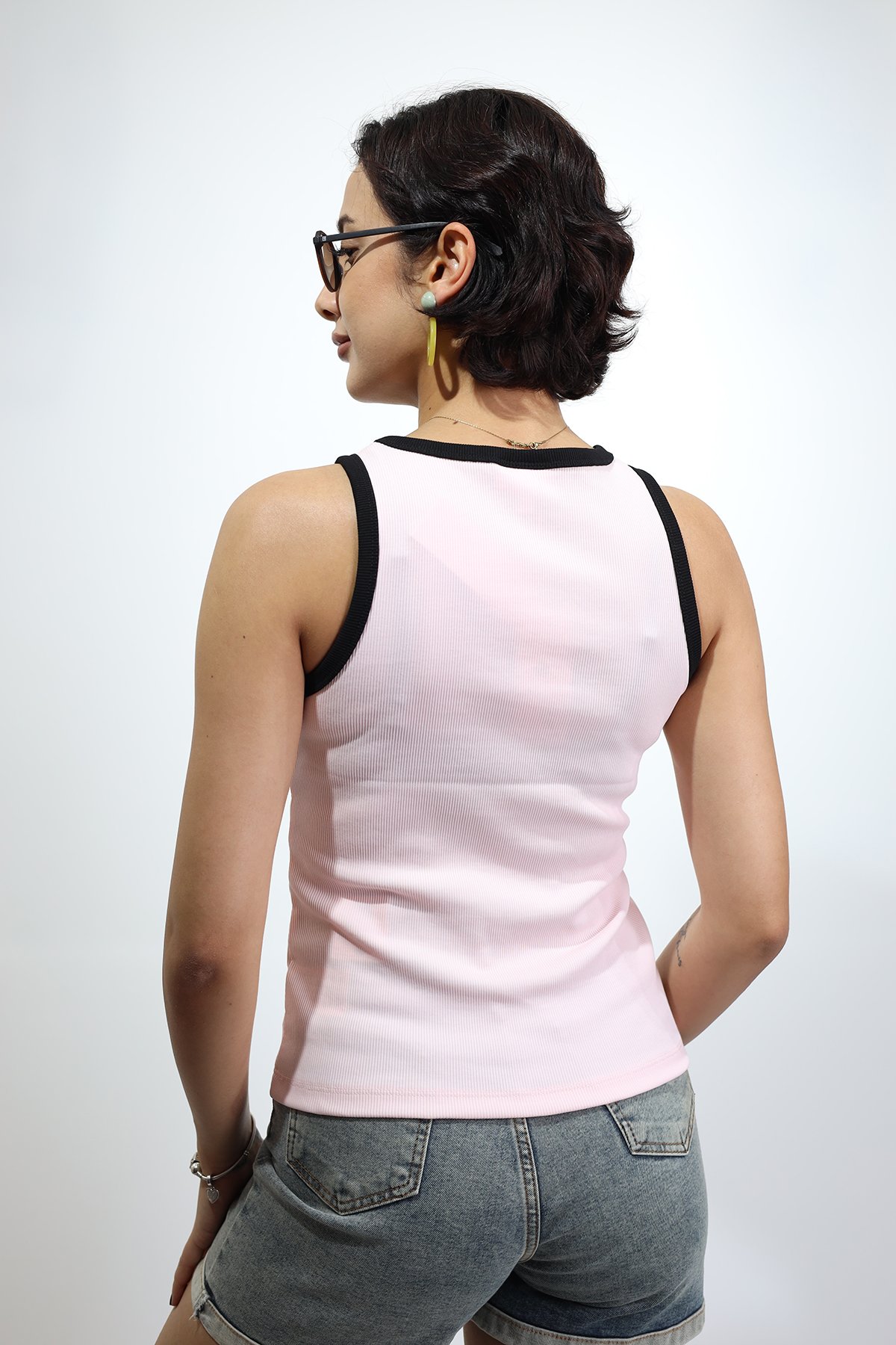 Kolsuz Çizgili Pembe Kadın Siyah T-Shirt