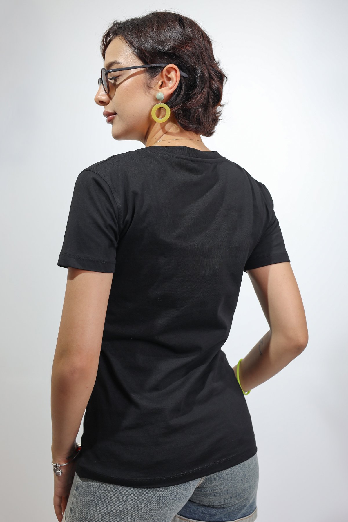 V Yaka Kadın Siyah T-shirt