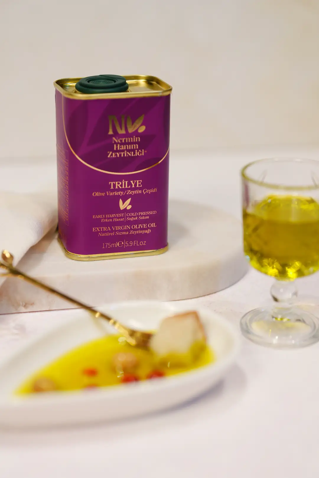 Trilye - Erken Hasat Soğuk Sıkım Naturel Sızma Zeytinyağı (175ml)