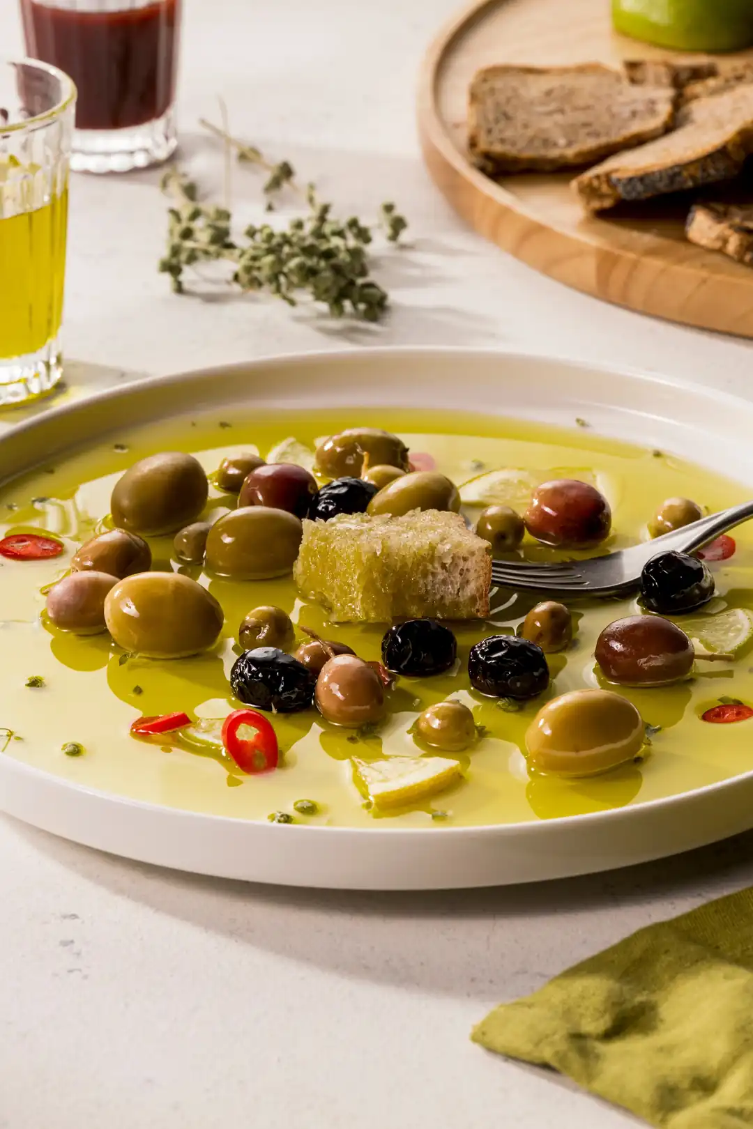 Edremit Doğal Yeşil Çizik Zeytin (650 gr)