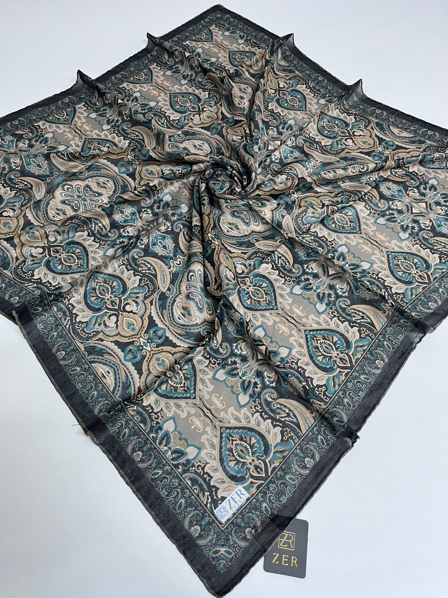 Zer Desenli Organik Eşarp