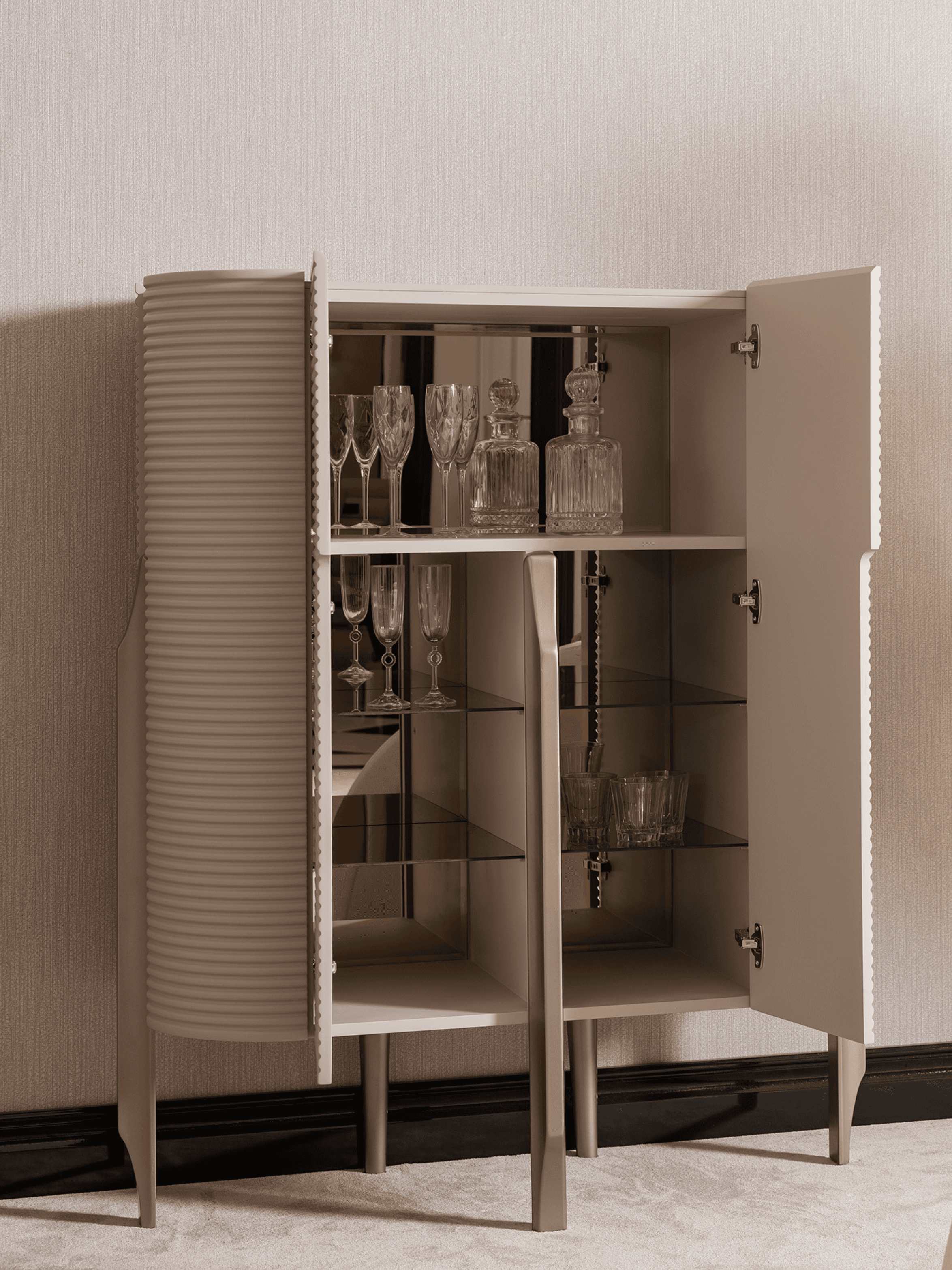  Leora Bar