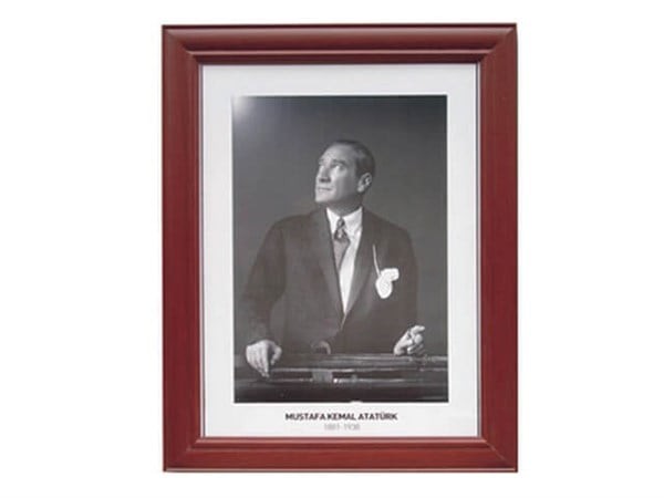Ahşap Çerçeve Atatürk Portresi Ebat 30X50)
