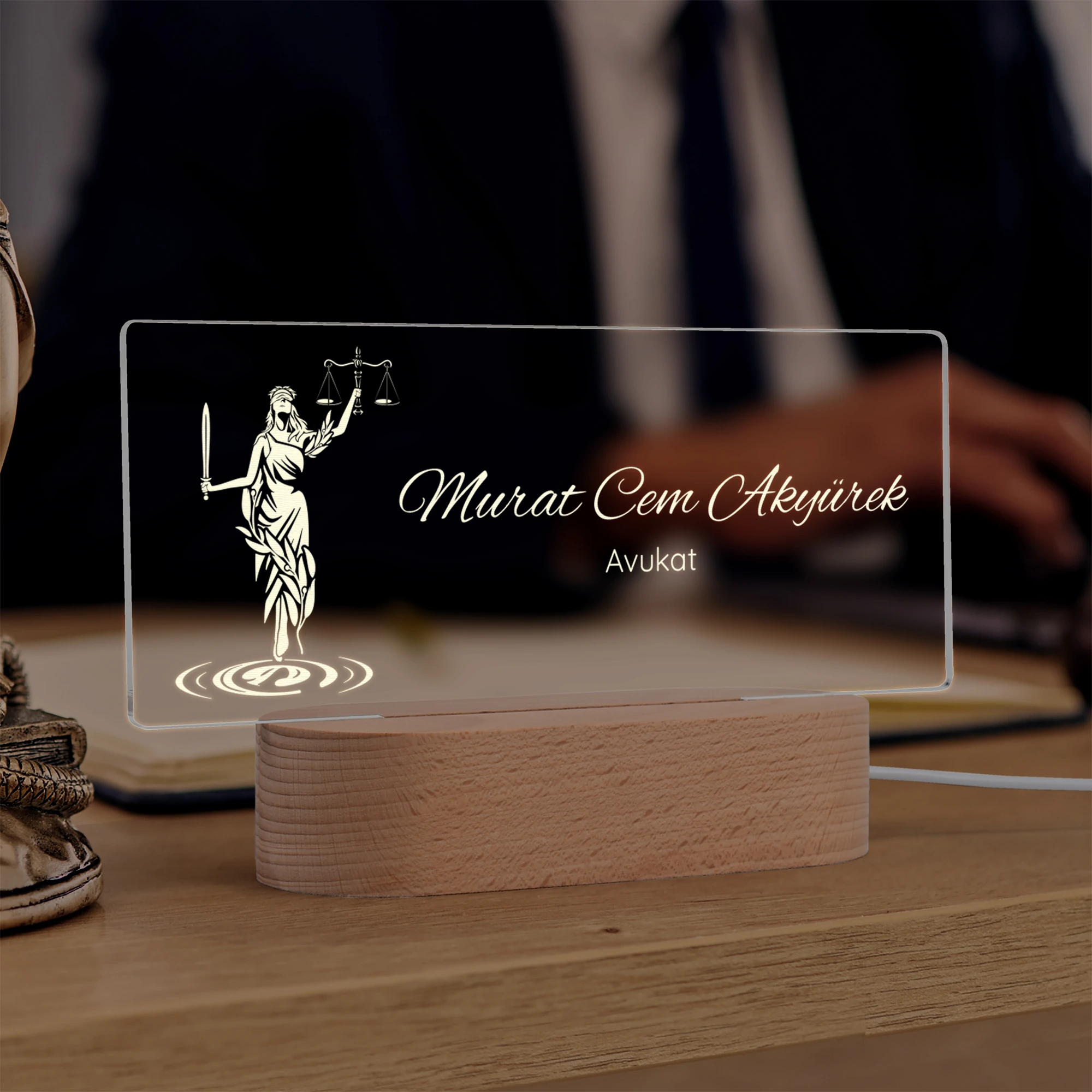 Kişiselleştirilebilir Avukatlara Özel Led Masa İsimliği