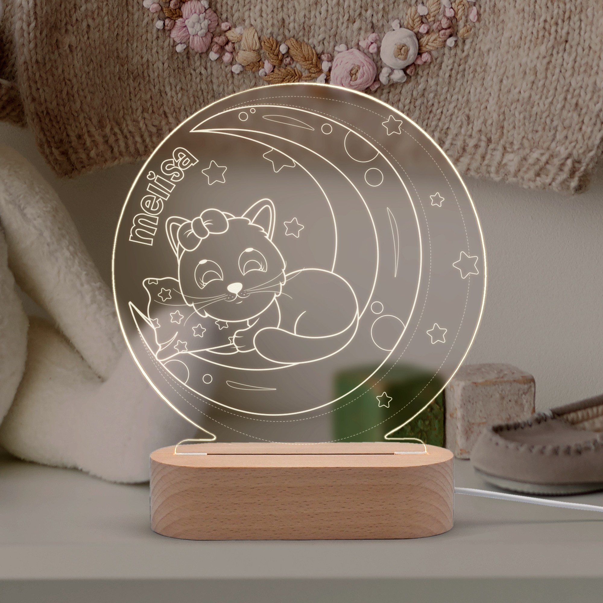 Ay Üstünde  Uyuyan Kedi Figürlü Kişiye Özel Ledli Gece Lambası