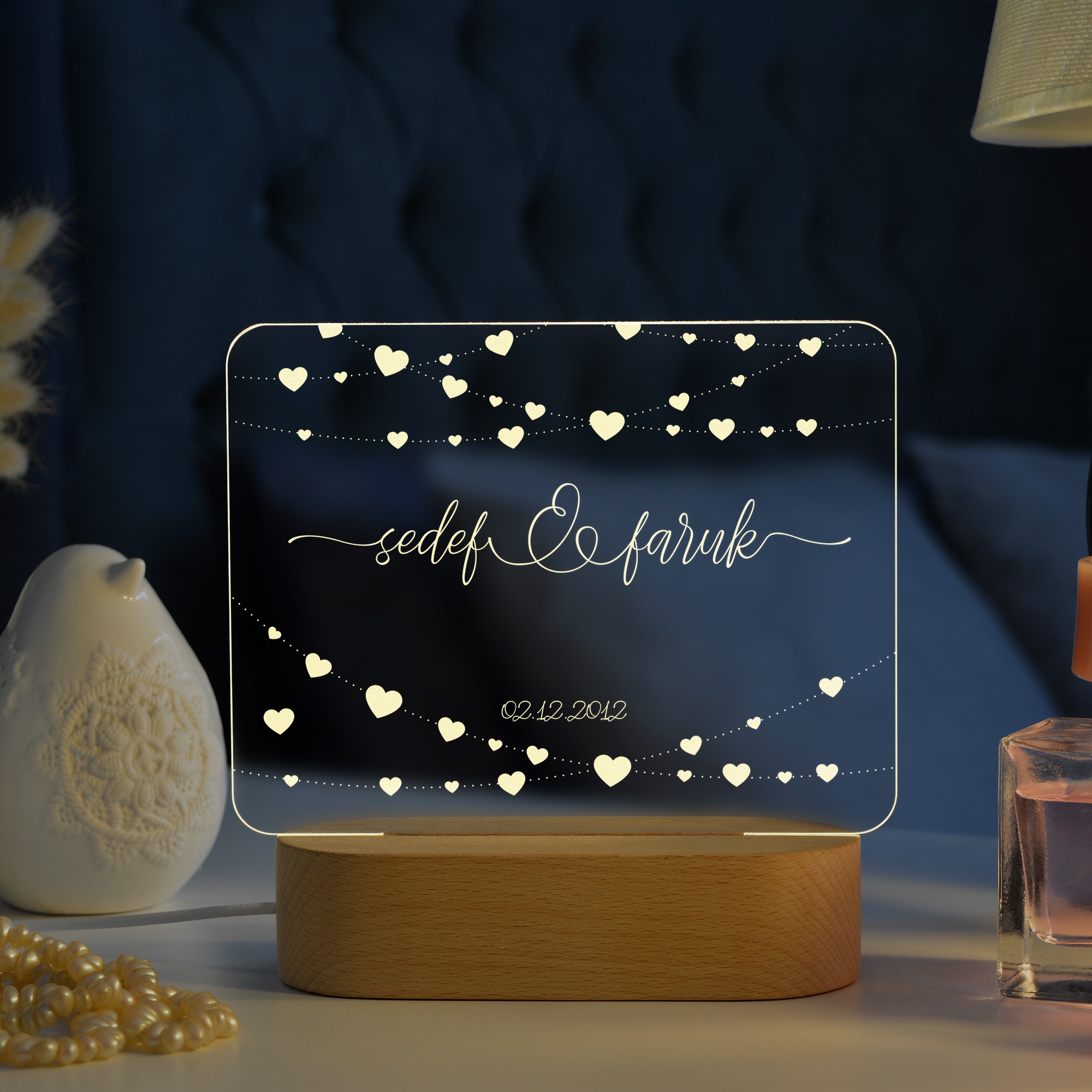 Çiftler için Minik Kalp Motifli Dörtgen Kişiye Özel Led Gece Lambası