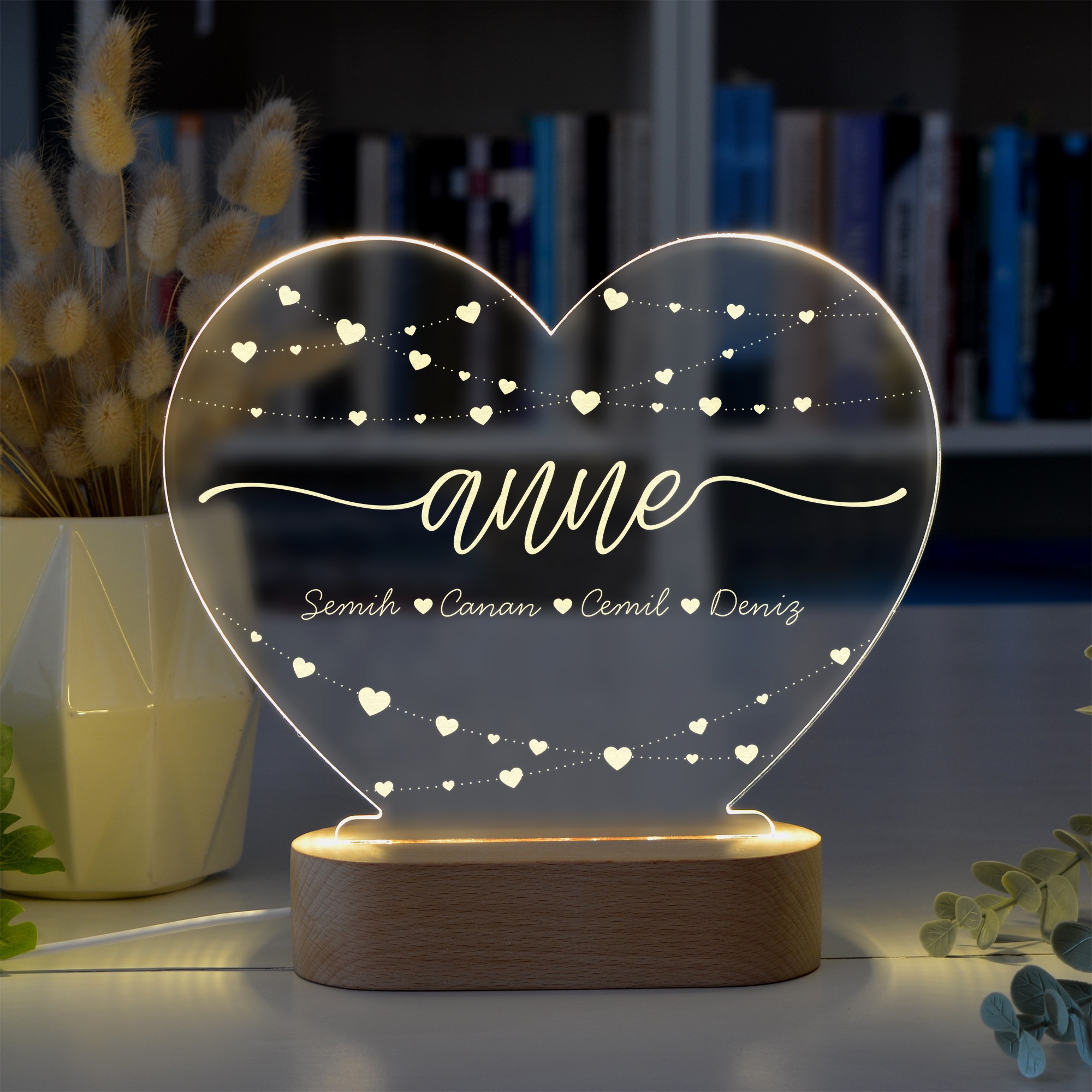 Anneler için Minik Kalp Motifli Kişiye Özel Ledli Gece Lambası