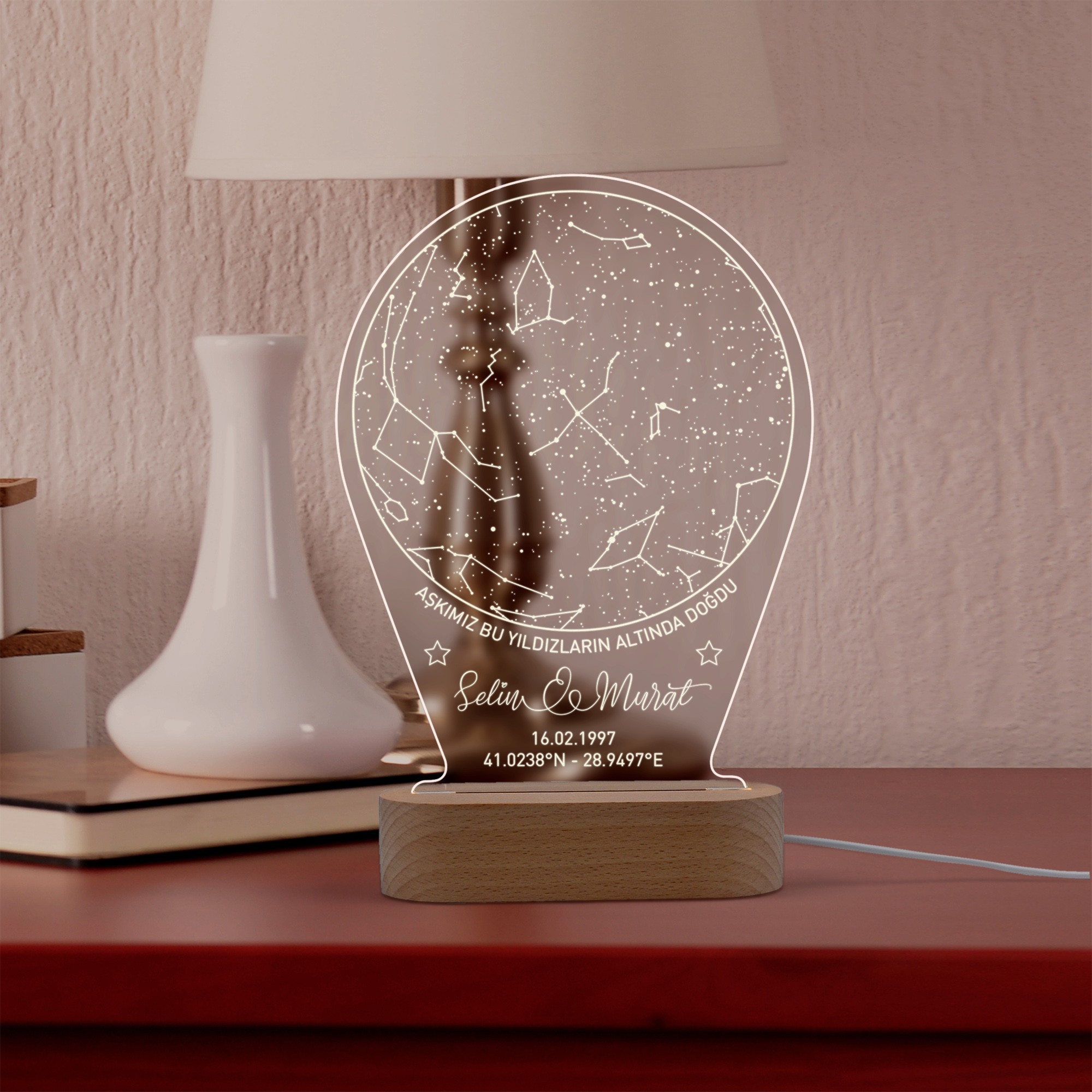 Çiftler için Kişiye Özel Yıldız Haritalı Led Gece Lambası