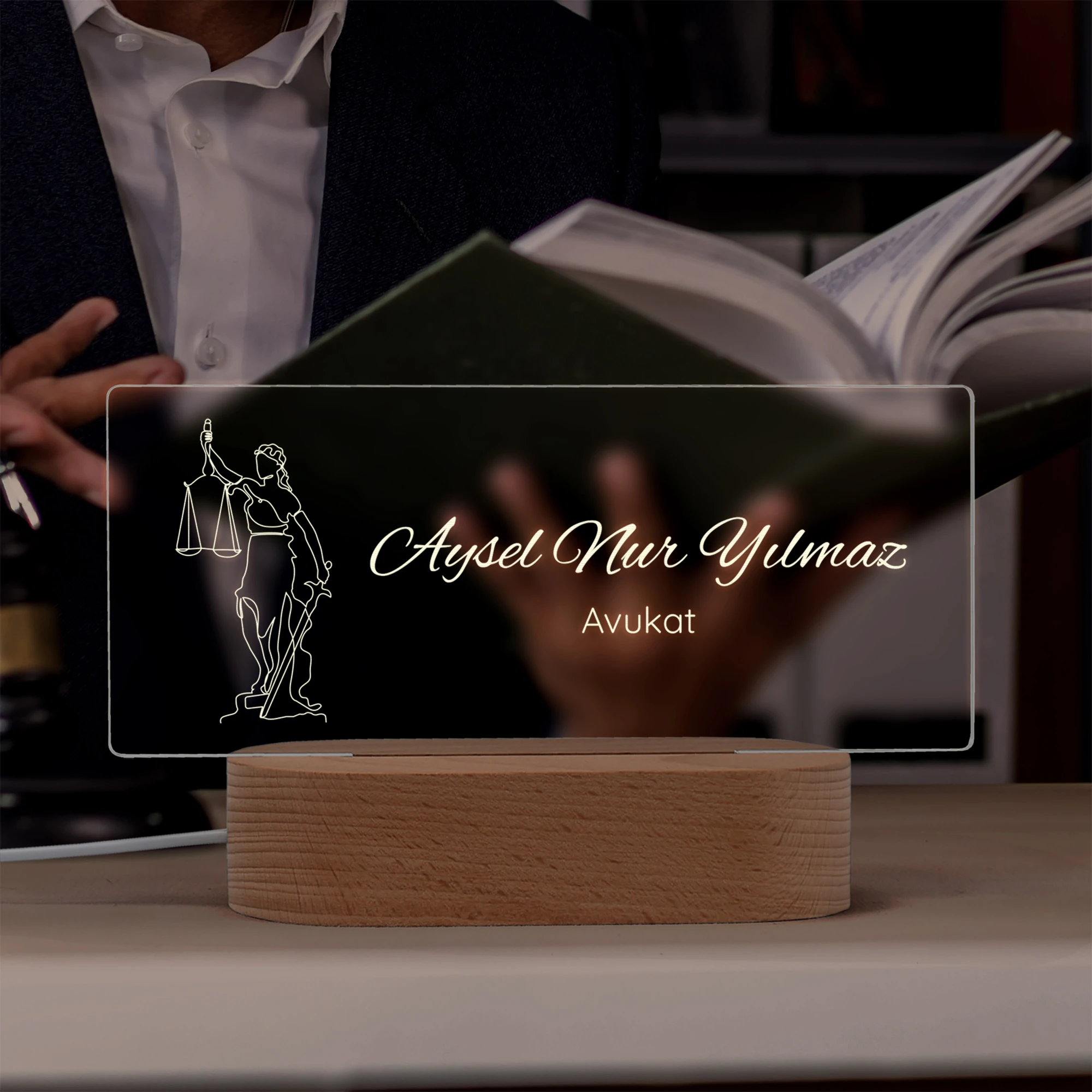 Kişiselleştirilebilir Avukatlara Özel Led Masa İsimliği