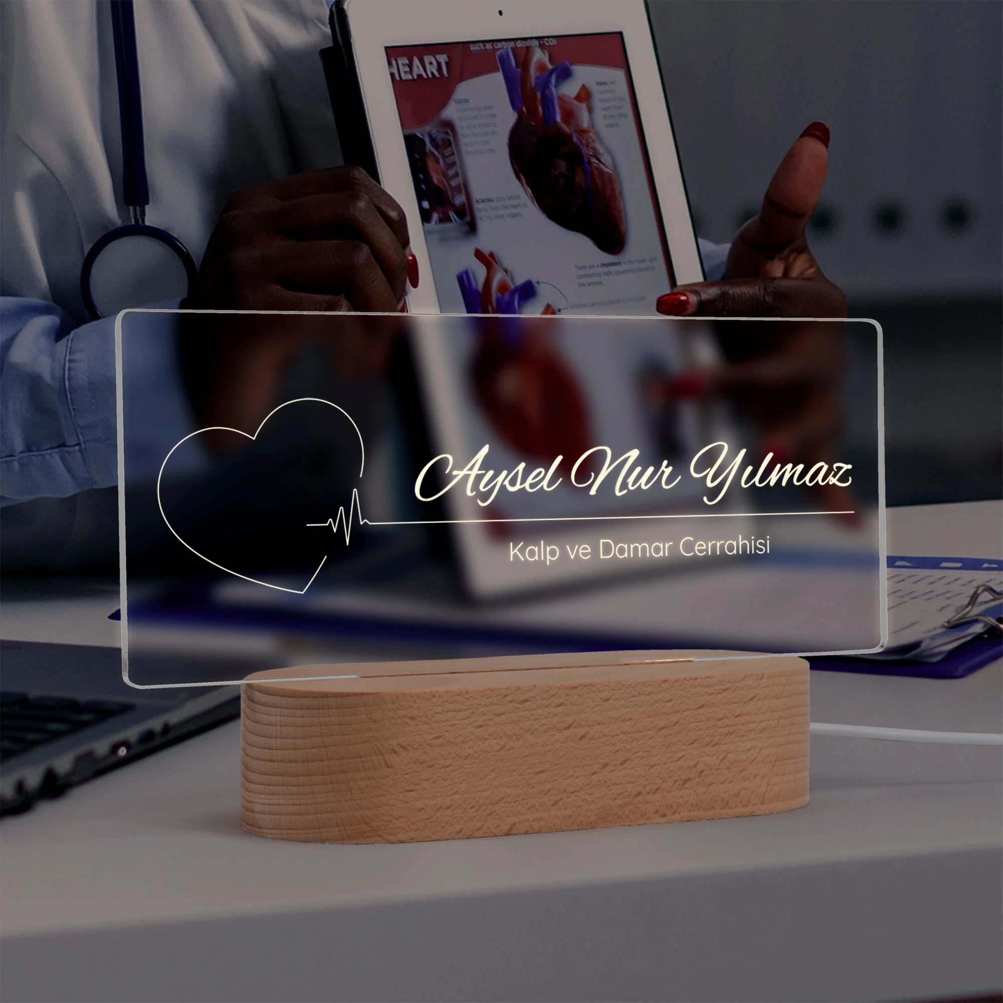 Doktorlar İçin Kişiye Özel Led Masa İsimliği 