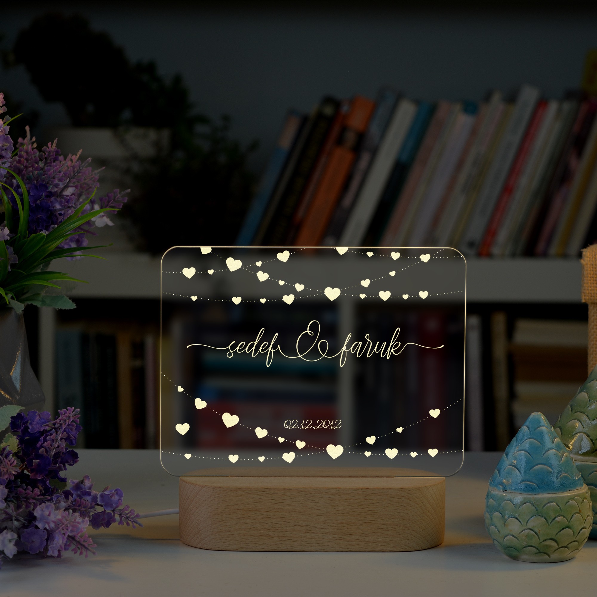 Çiftler için Minik Kalp Motifli Dörtgen Kişiye Özel Led Gece Lambası