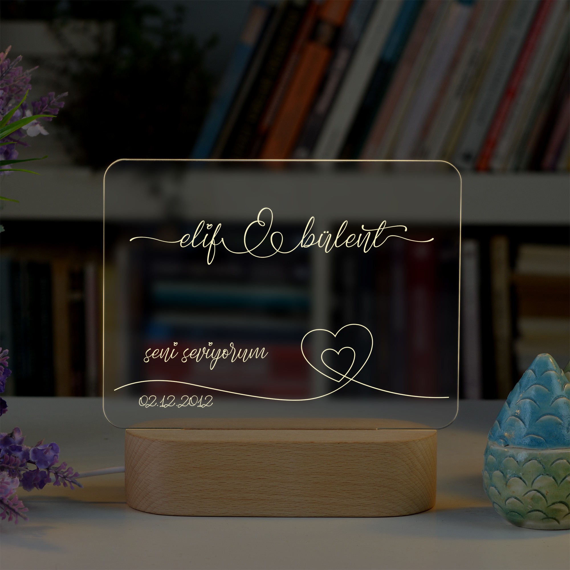 Çiftler için Kalp Motifli Kişiye Özel Ledli Gece Lambası