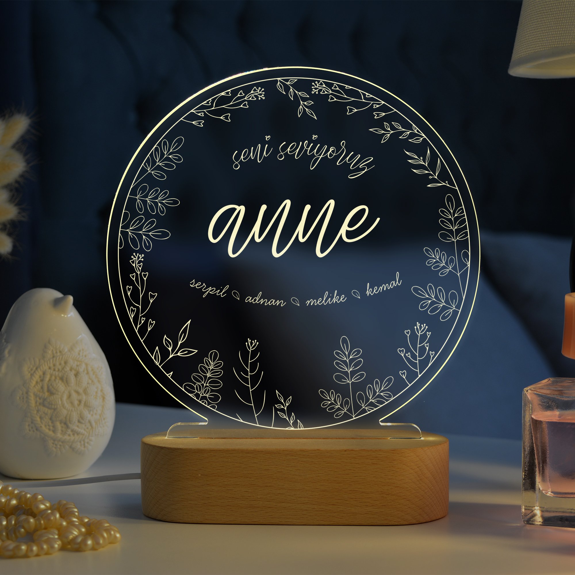 Anneler için Çiçek Motifli Kişiye Özel Ledli Gece Lambası