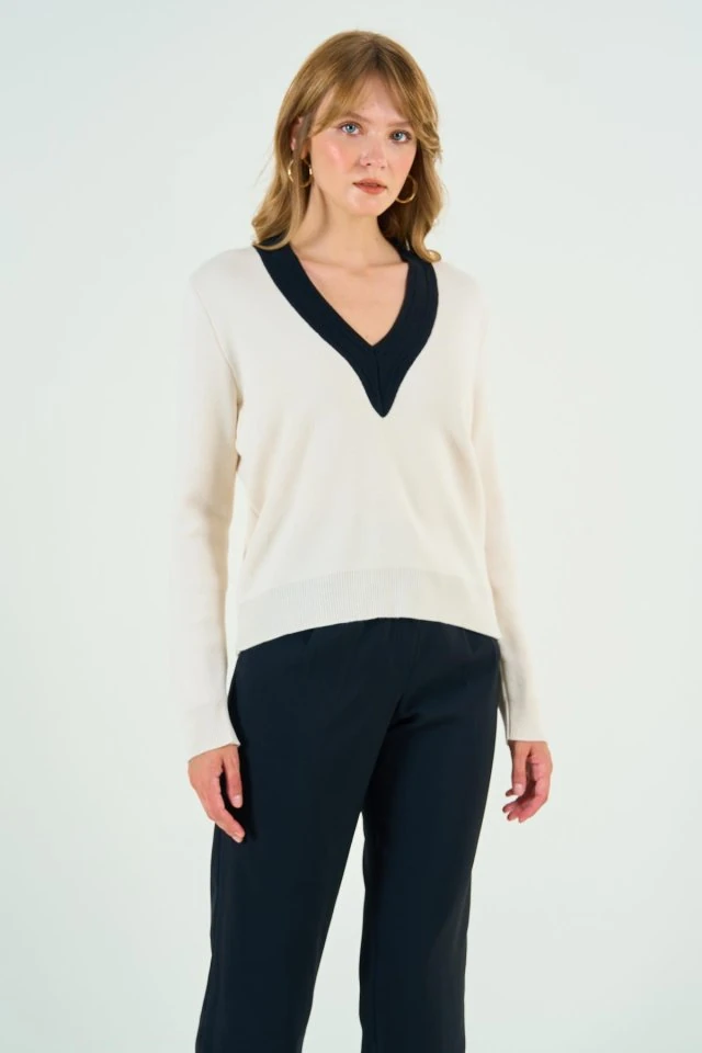 V Yaka Triko Kazak - Krem-Siyah