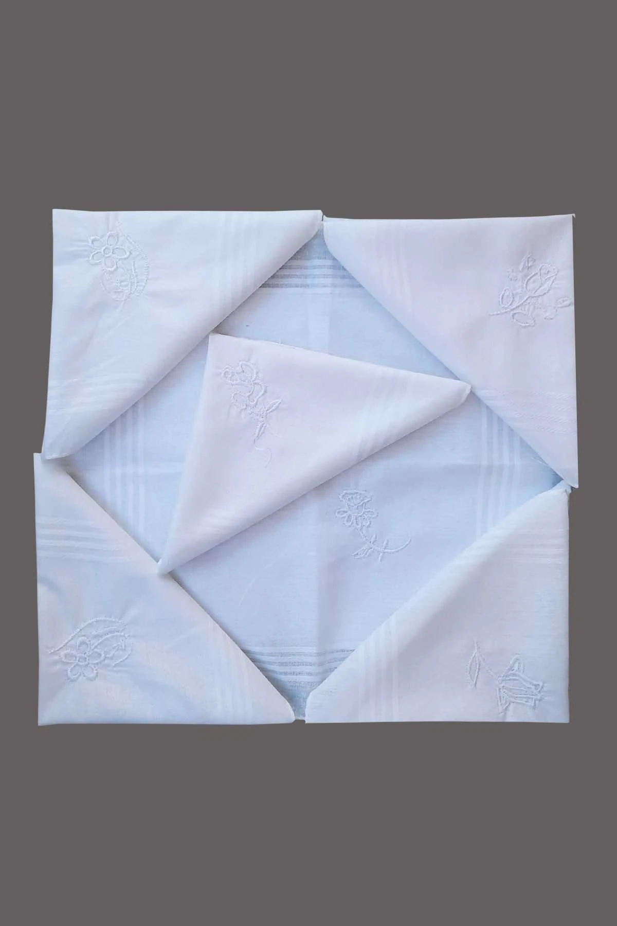 Çiçek İşlemeli 6 lı Bayan Beyaz Mendili 28x28 cm 100 Pamuk