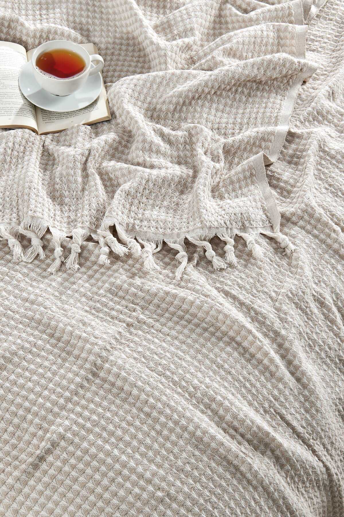 Çift Kişilik Yatak Pikesi Piramit Bej 200 x 230 Cm