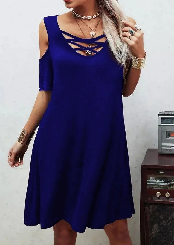 Dekolteli Bağcık Detay Viskon Kumaş Elbise