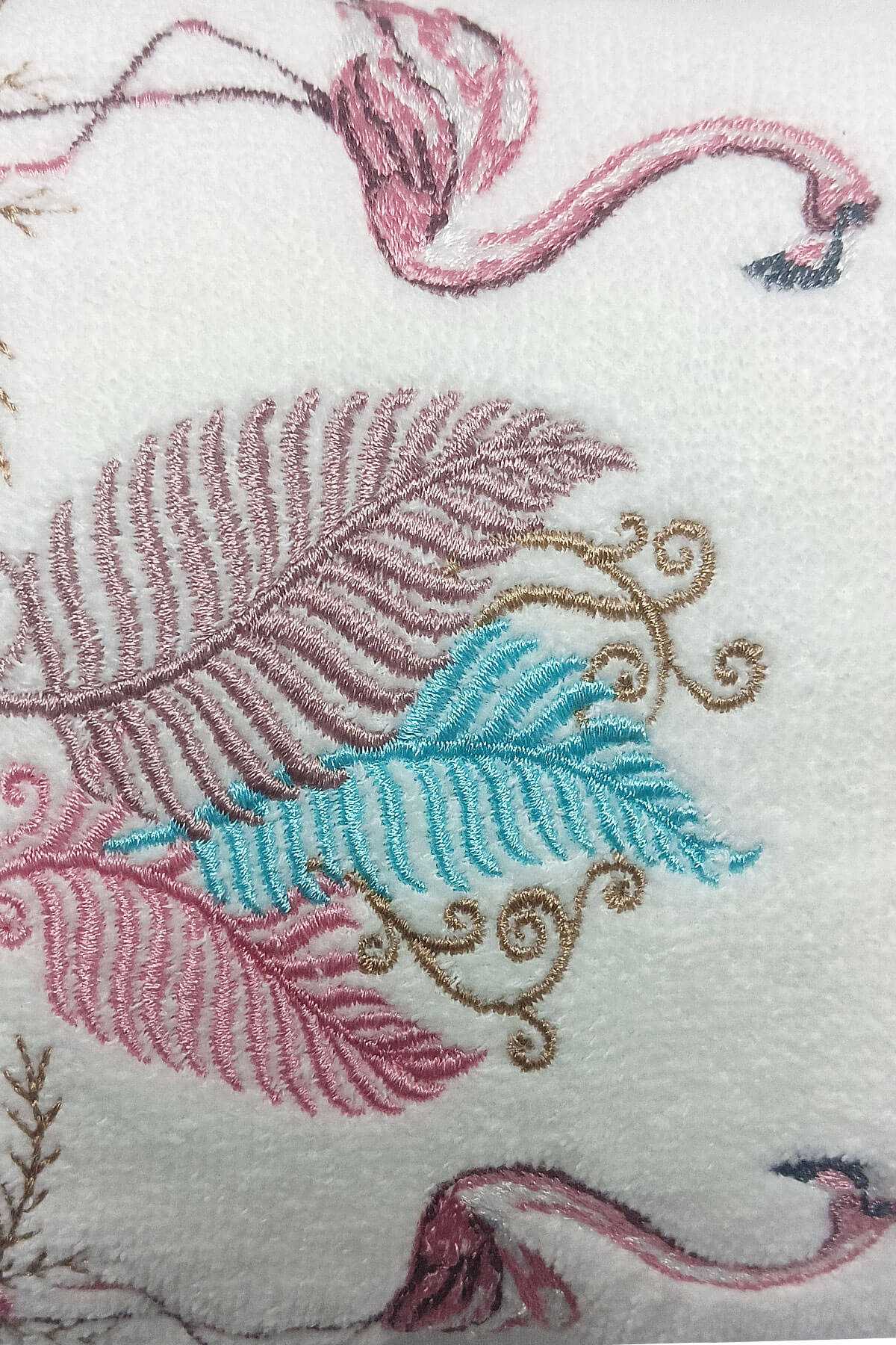 3 Lü Renkli Kuğu Nakışlı Su Taşı Kenar İşlemeli Havlu Seti 50X90 Cm