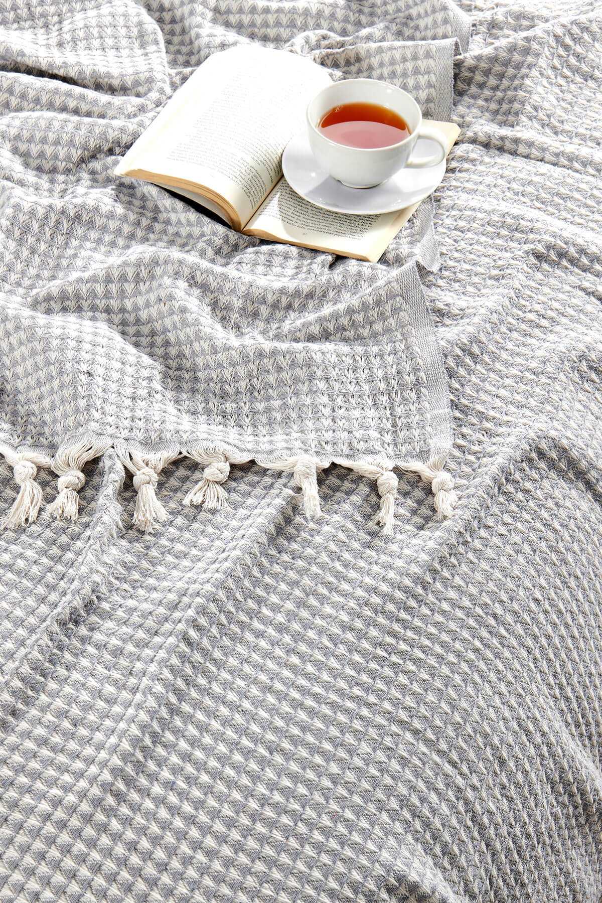 Çift Kişilik Yatak Pikesi Piramit Gri 200 x 230 Cm