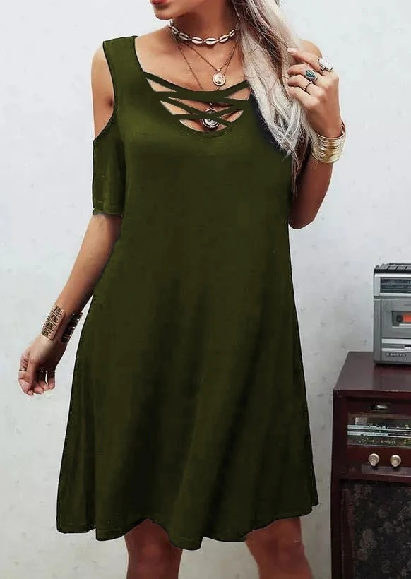 Dekolteli Bağcık Detay Viskon Kumaş Elbise