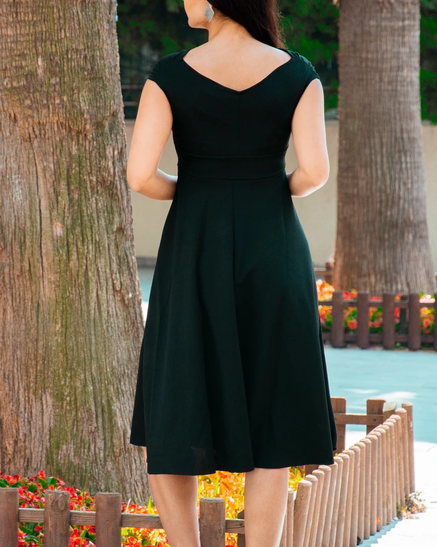 Düşük Omuz Eteği Pileli Krep Kumaş Midi Boy Elbise