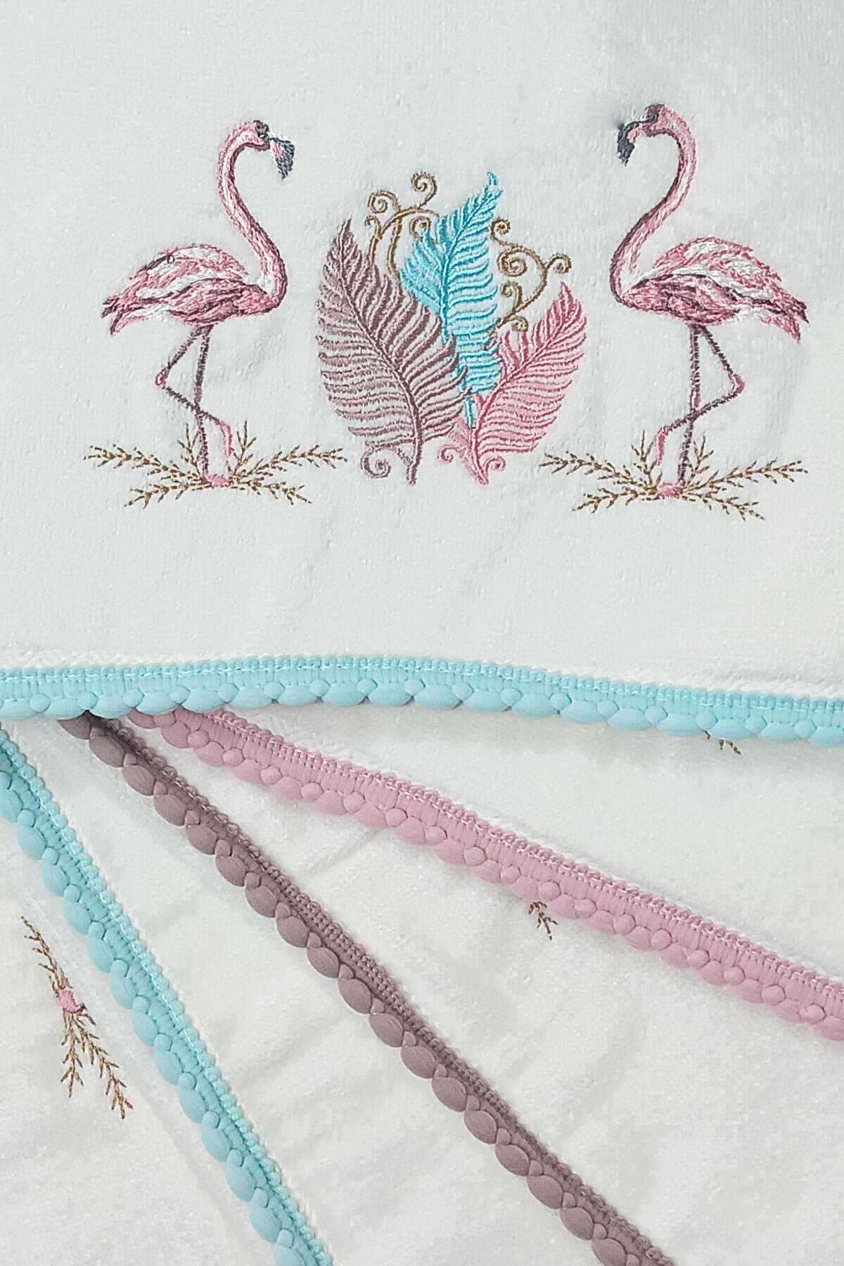 3 Lü Renkli Kuğu Nakışlı Su Taşı Kenar İşlemeli Havlu Seti 50X90 Cm