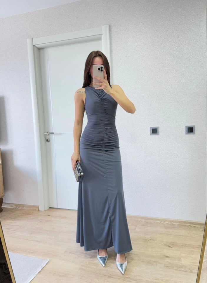 Kolsuz Büzgülü Uzun Elbise - Füme