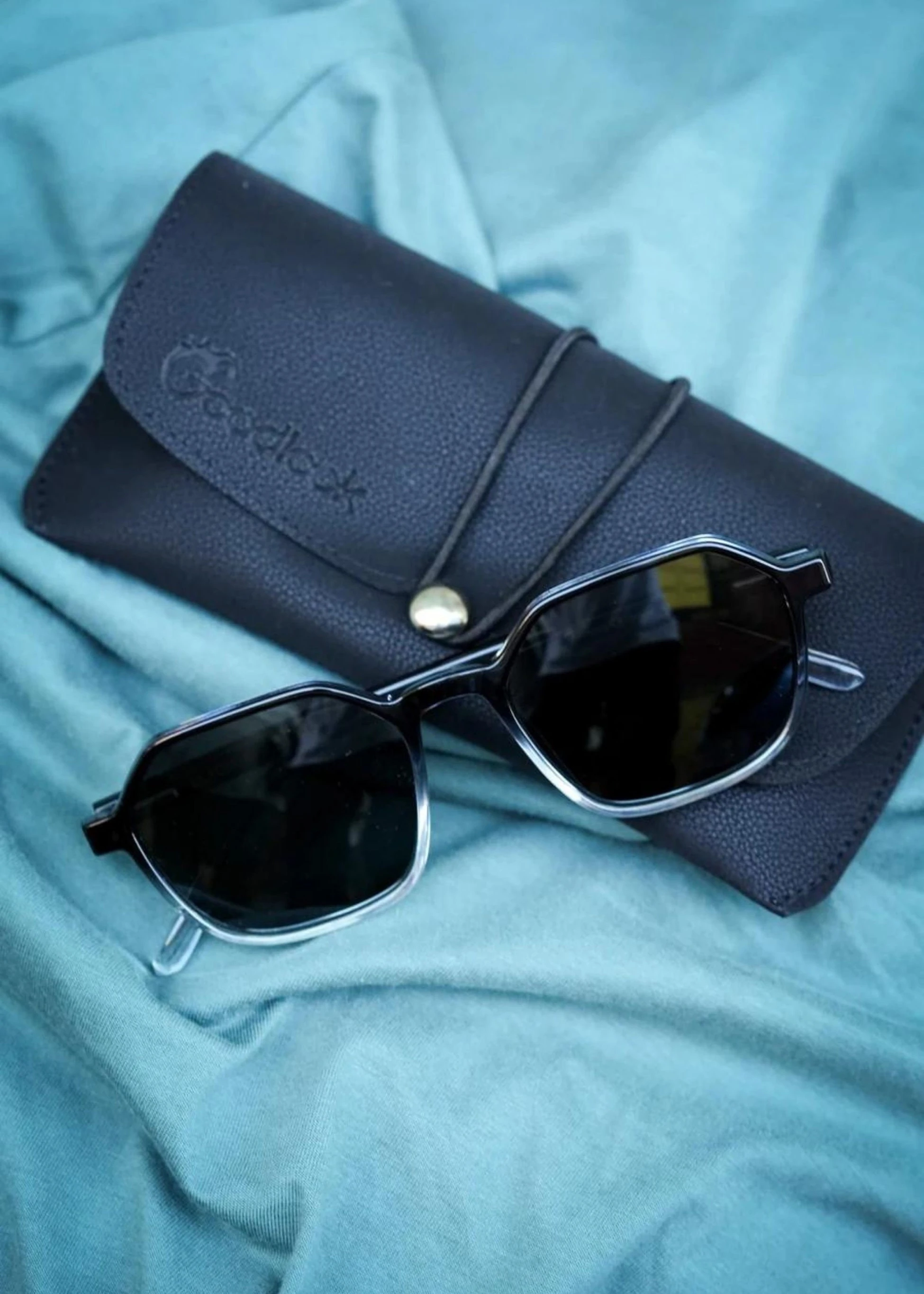 Angular gray glasses,Angular two color frame sunglasses,Men&#39;s Super Dark Black Tone Top Quality Sunglasses,black shade rectangle sunglasses