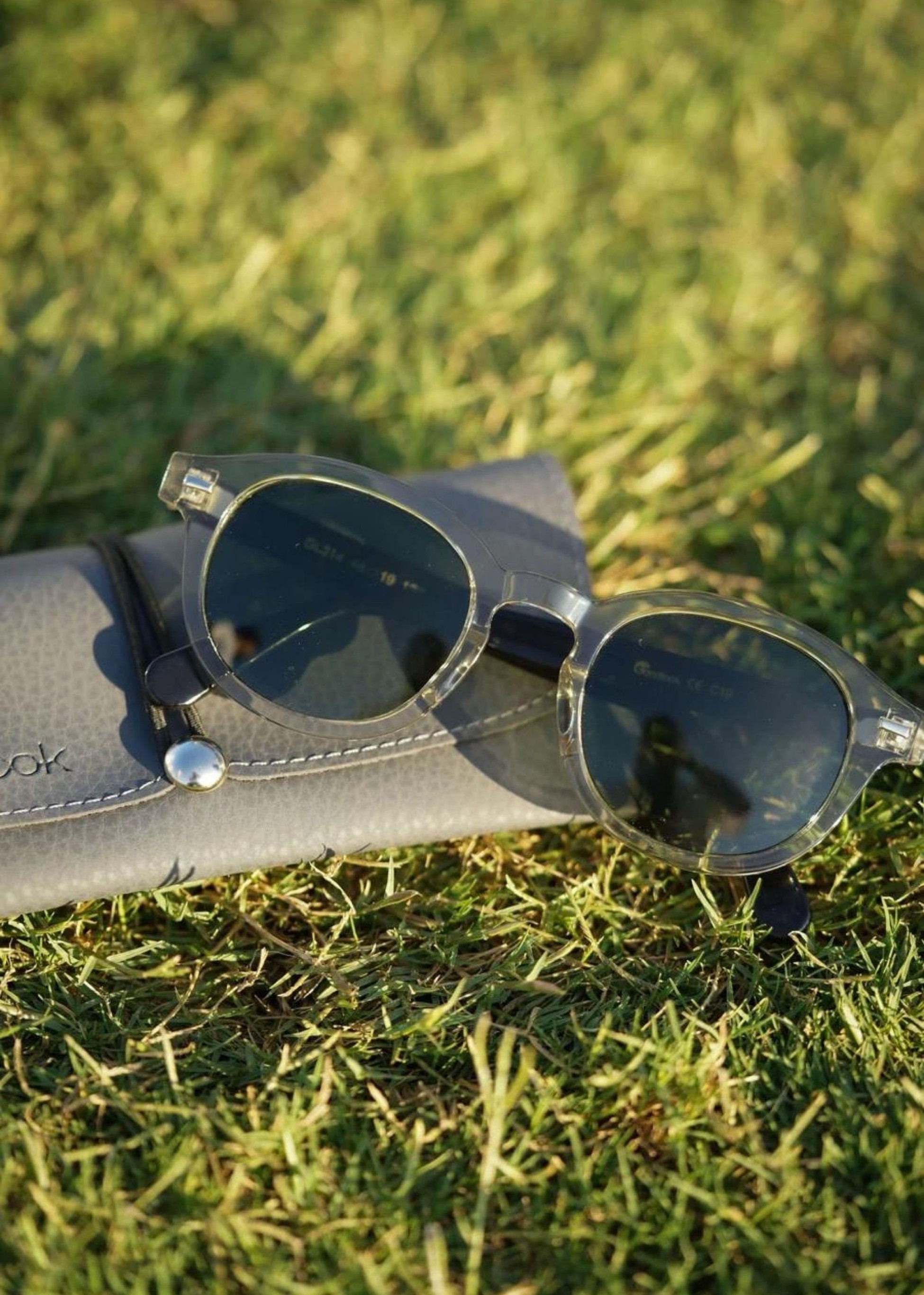 Two color sunglasses with transparent and black bone retro Clear Frame sunglasses men,Transparent Sunglasses UV Protection,Acetate glasses
