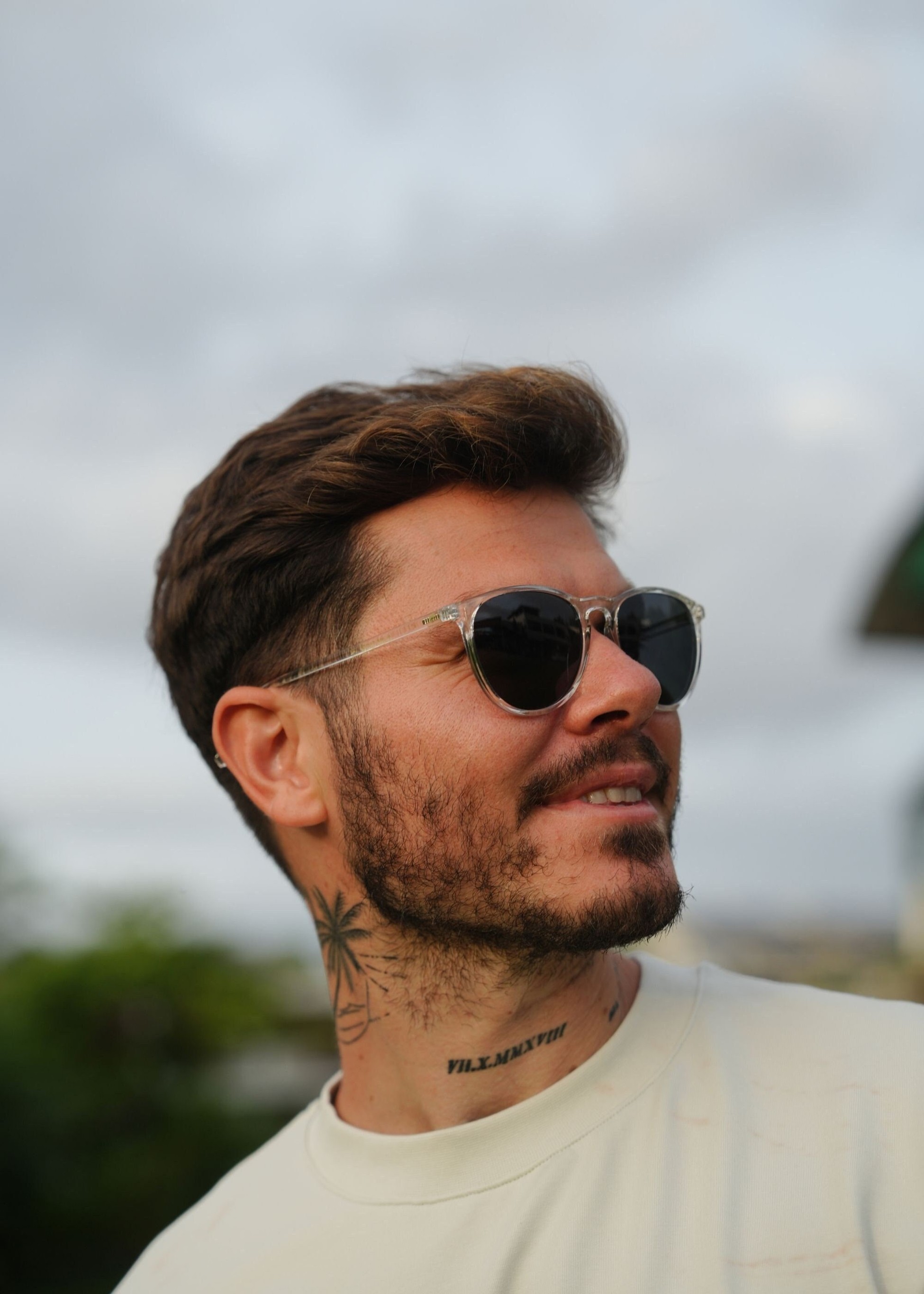 Square retro aviator sunglasses, Transparent framed sunglasses with dark tint lenses, High quality clear sunglasses Thesezaraccesories
