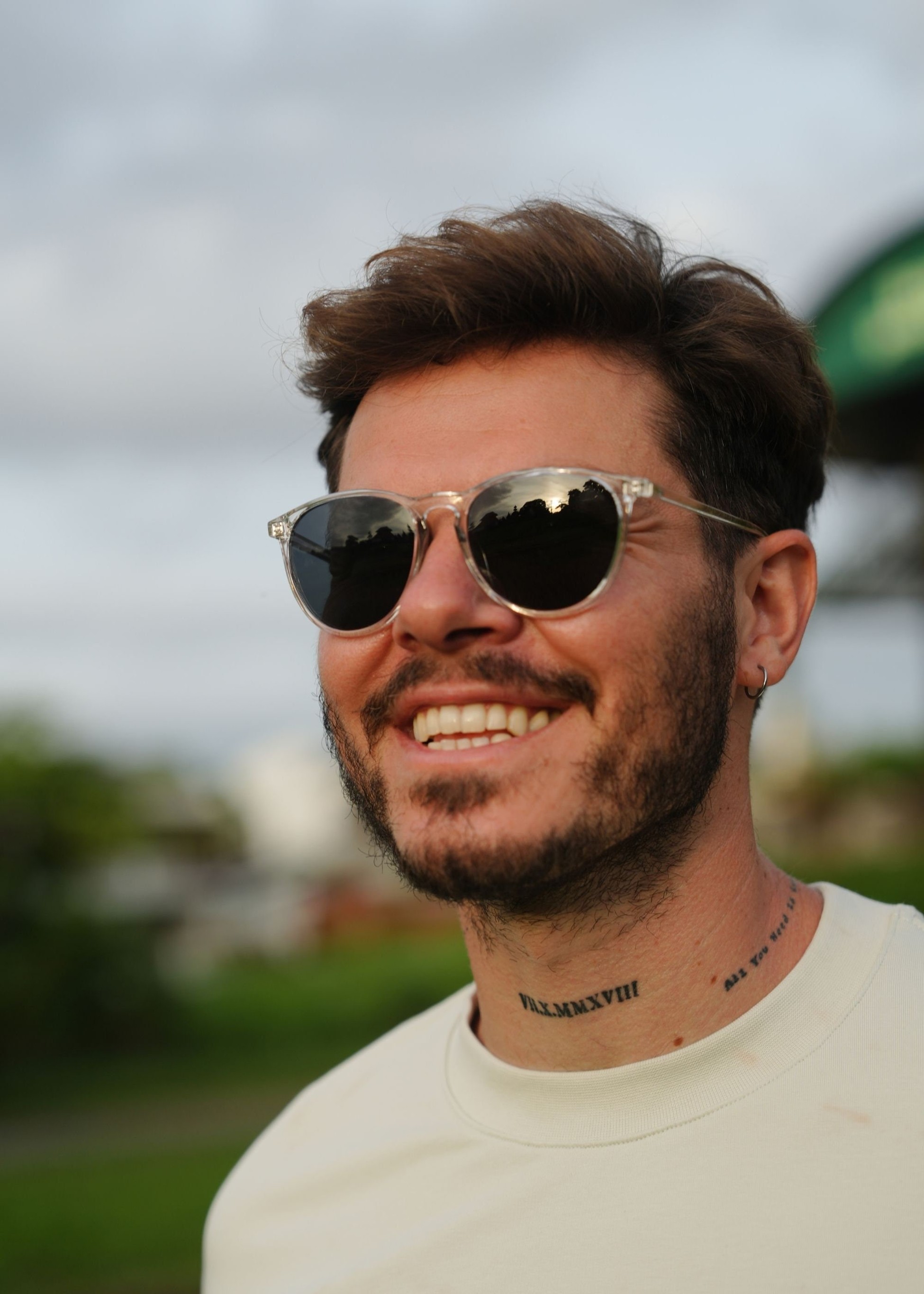 Square retro aviator sunglasses, Transparent framed sunglasses with dark tint lenses, High quality clear sunglasses Thesezaraccesories