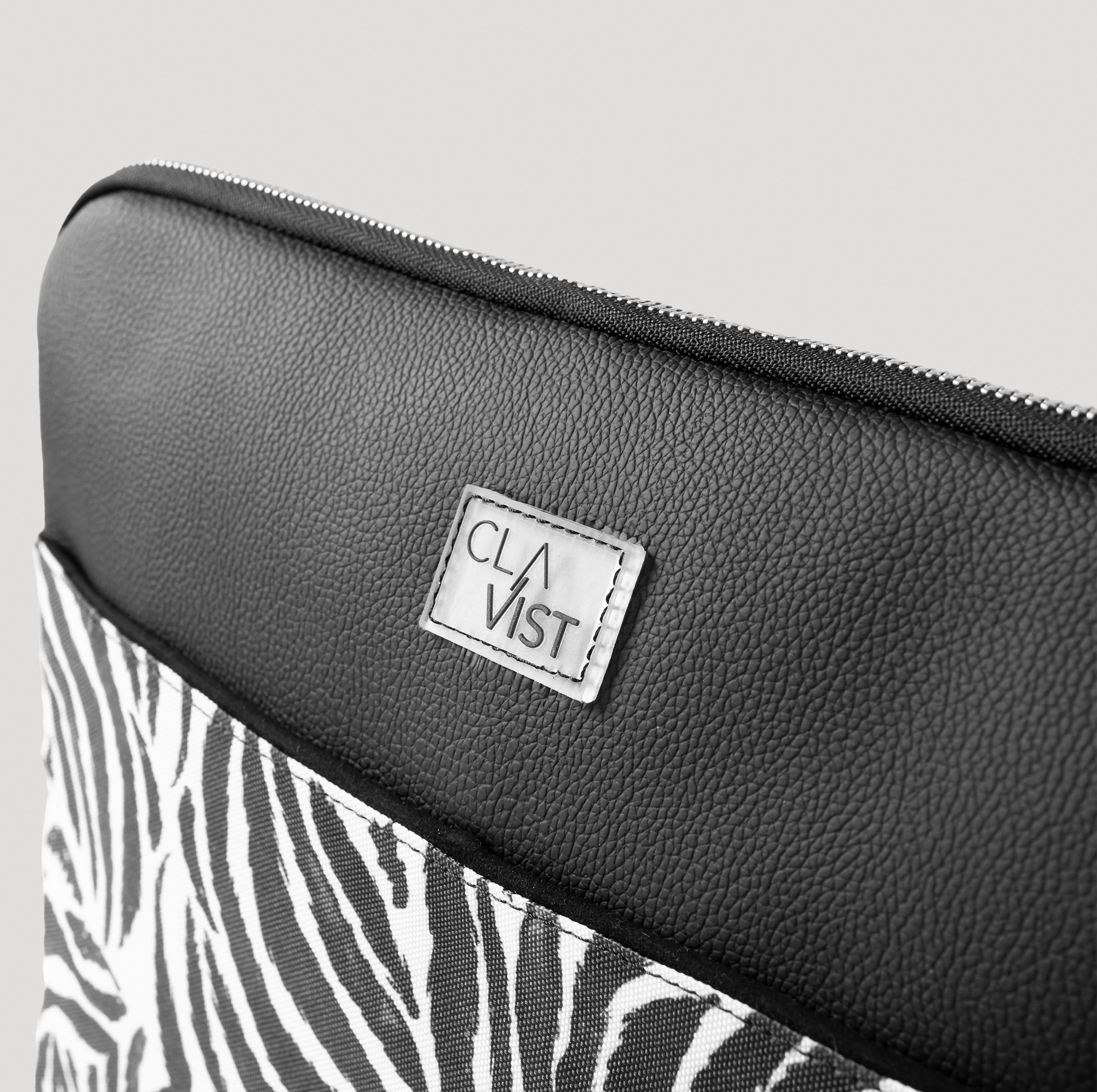 Zebra Desenli  Laptop & Macbook  & Ipad Kılıfı 