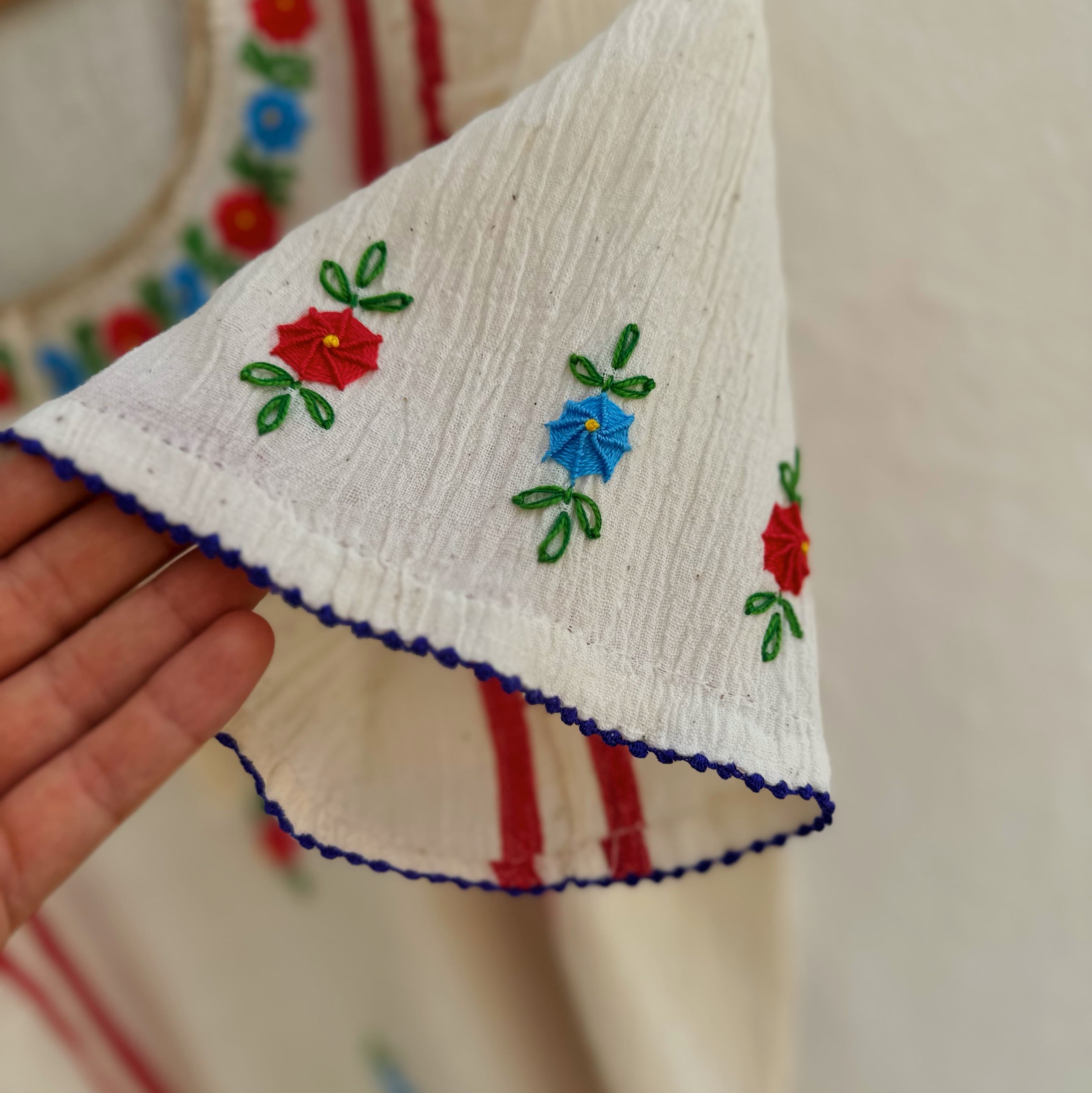 Kırmızı Mavi Çiçekli Göynek (40 Beden)