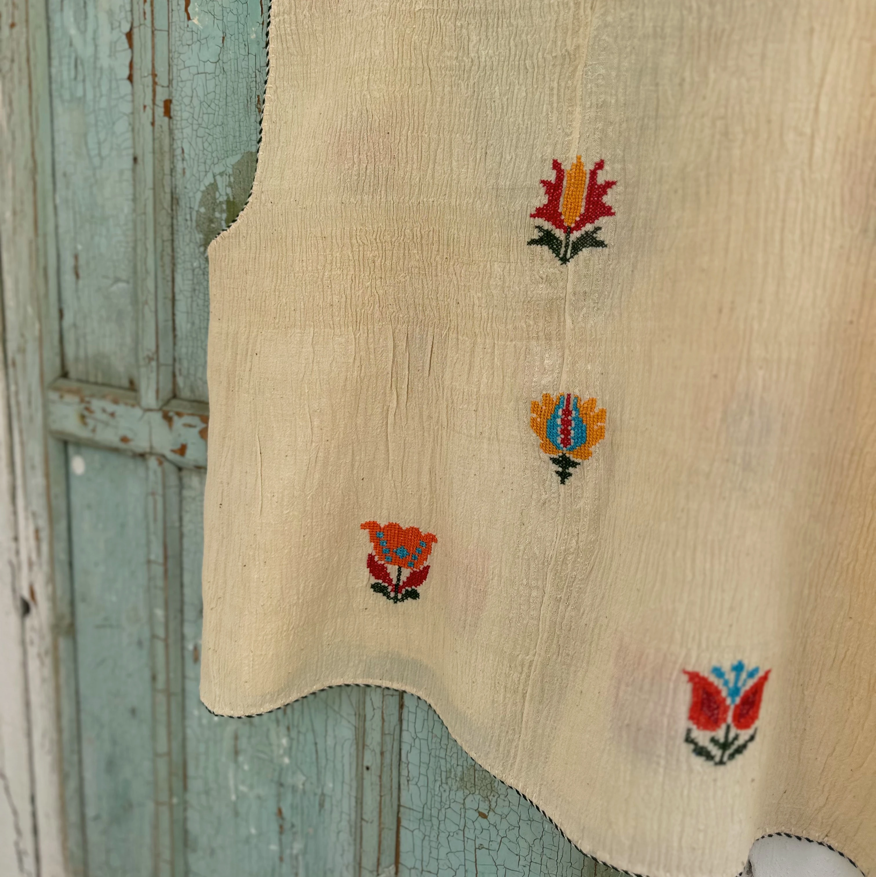 Serpme Çiçekler El Nakışlı Dokuma Yelek (42-44 Beden)