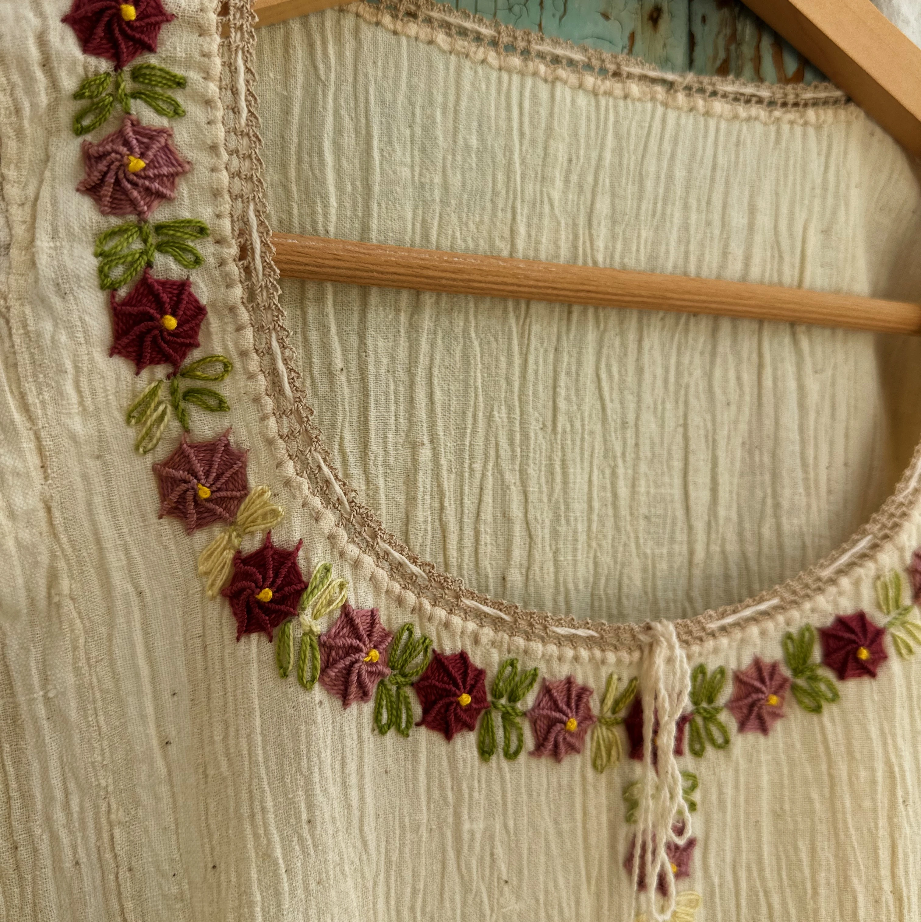 Mürdüm Çiçekli Göynek (40-42 Beden)