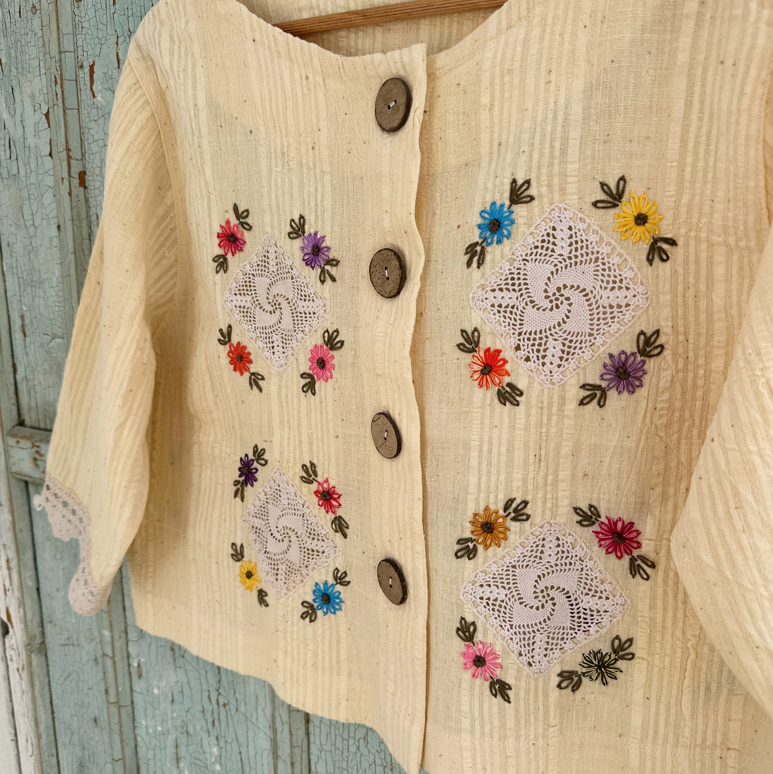 Çiçek İşlemeli Dokuma Crop Ceket (36-38 Beden)