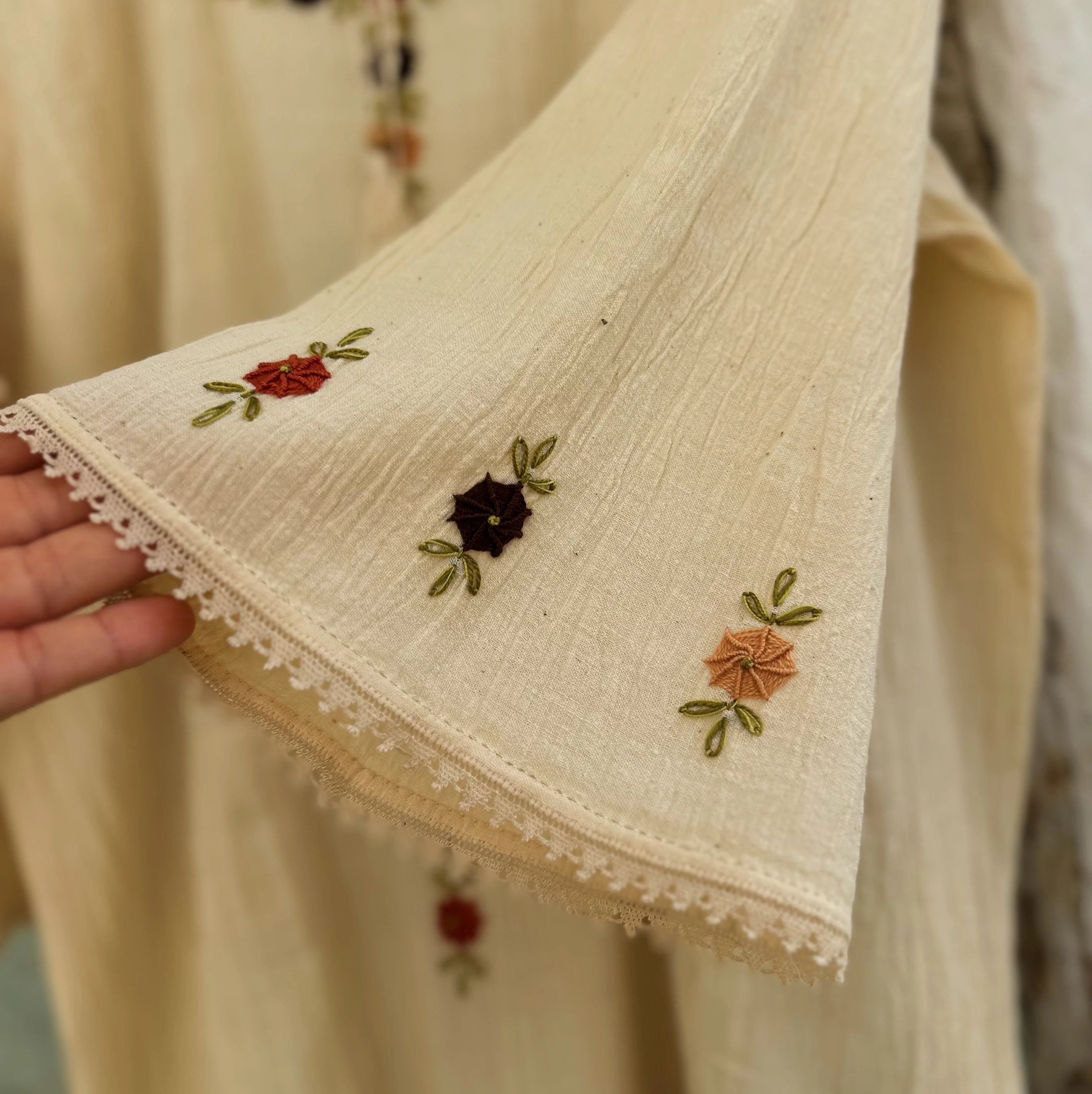 Kahverengi Çiçekli Göynek (44-46 Beden)