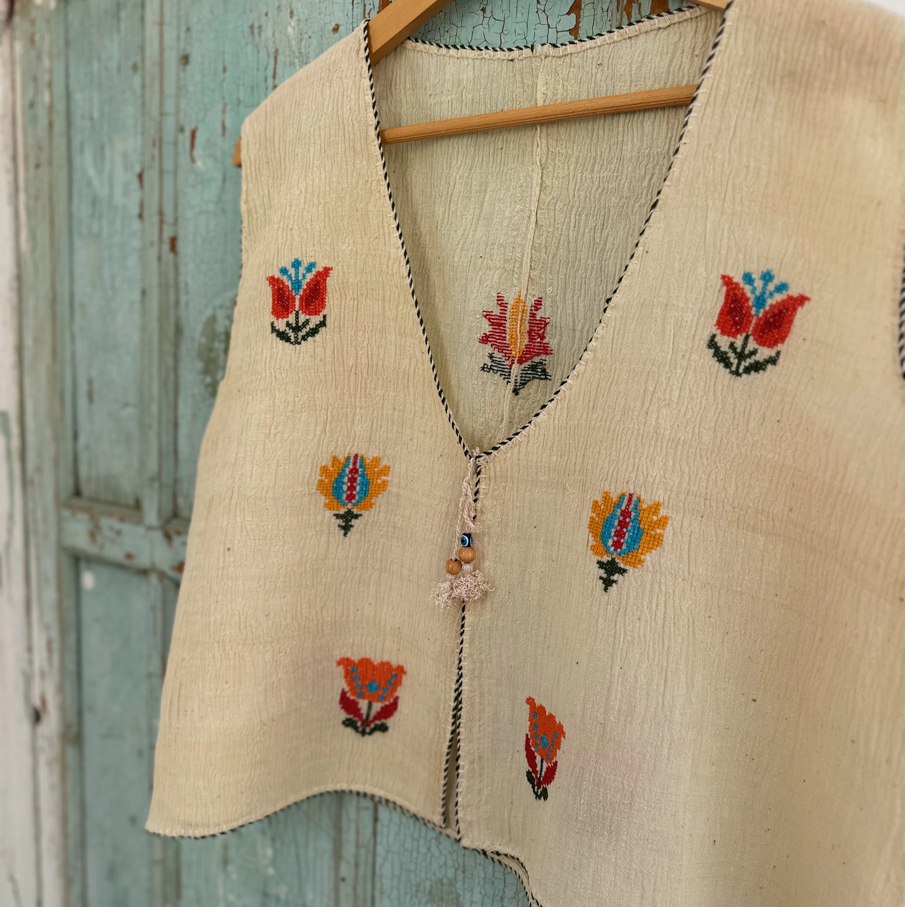 Serpme Çiçekler El Nakışlı Dokuma Yelek (42-44 Beden)